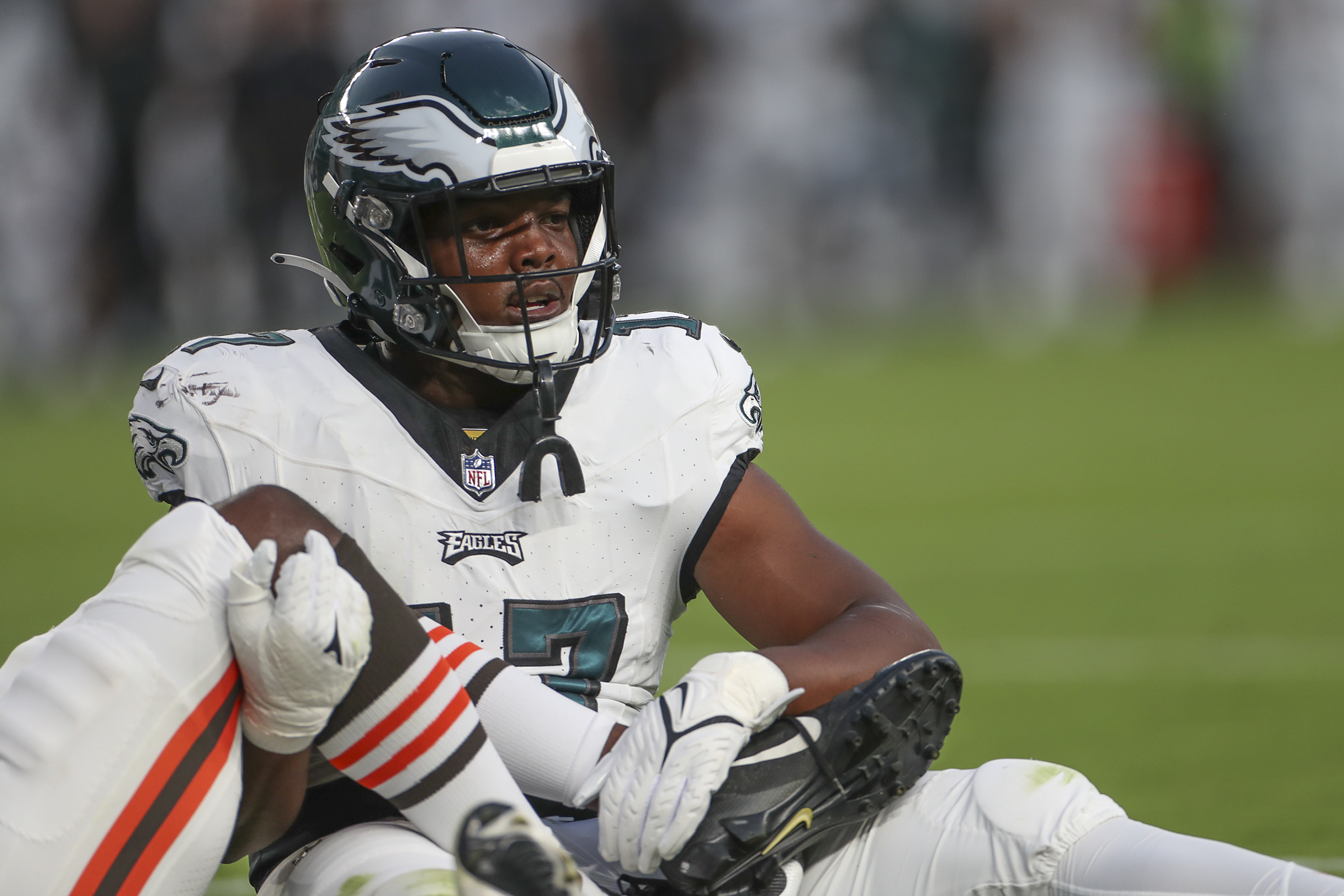 Commanding the defense': Nakobe Dean is taking control for the Eagles – The  Morning Call