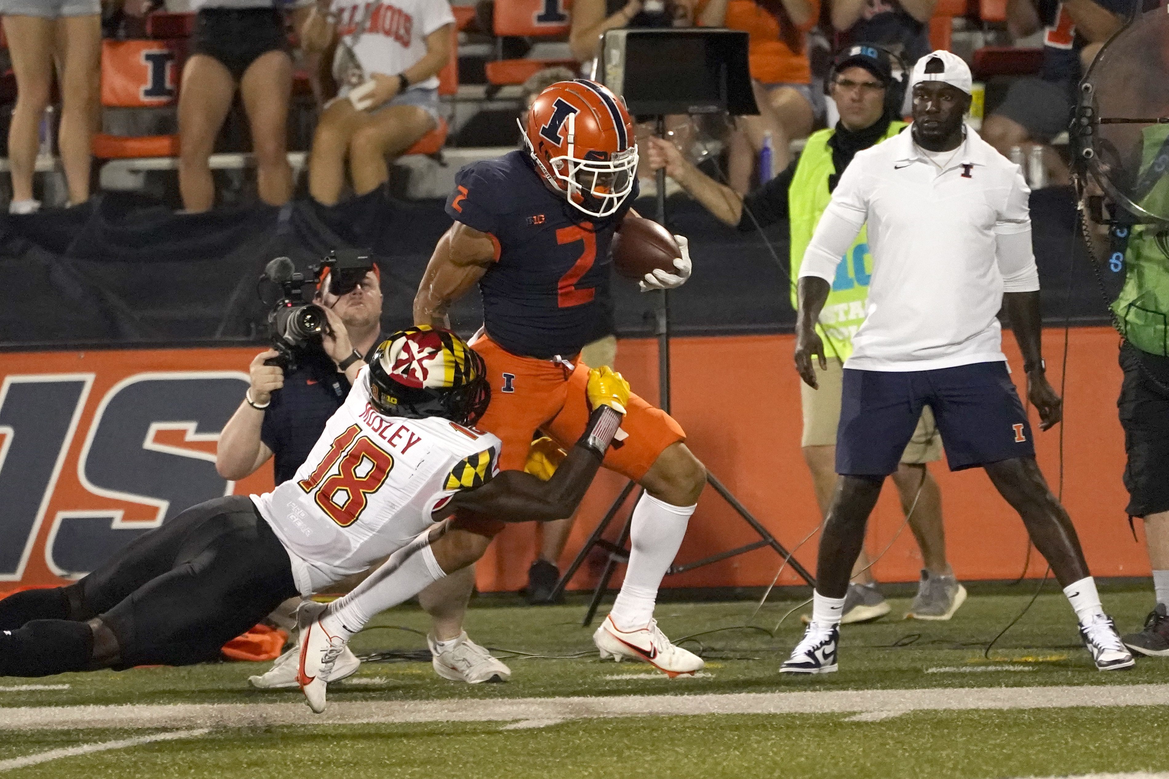 Illinois defensive end Owen Carney enters transfer portal