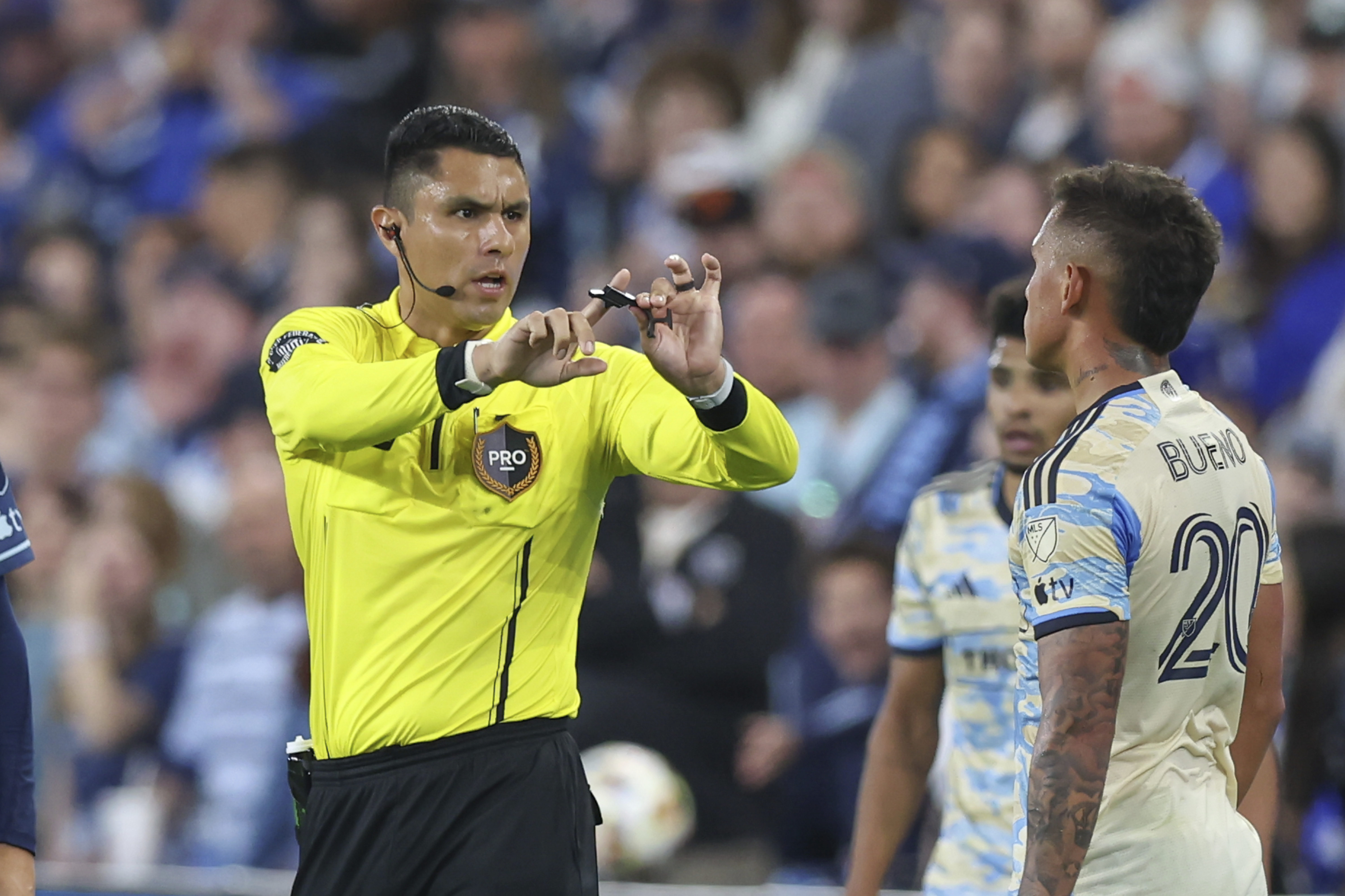 MLS referees' blown call in Sporting Kansas City vs. Union shows lockout  impact