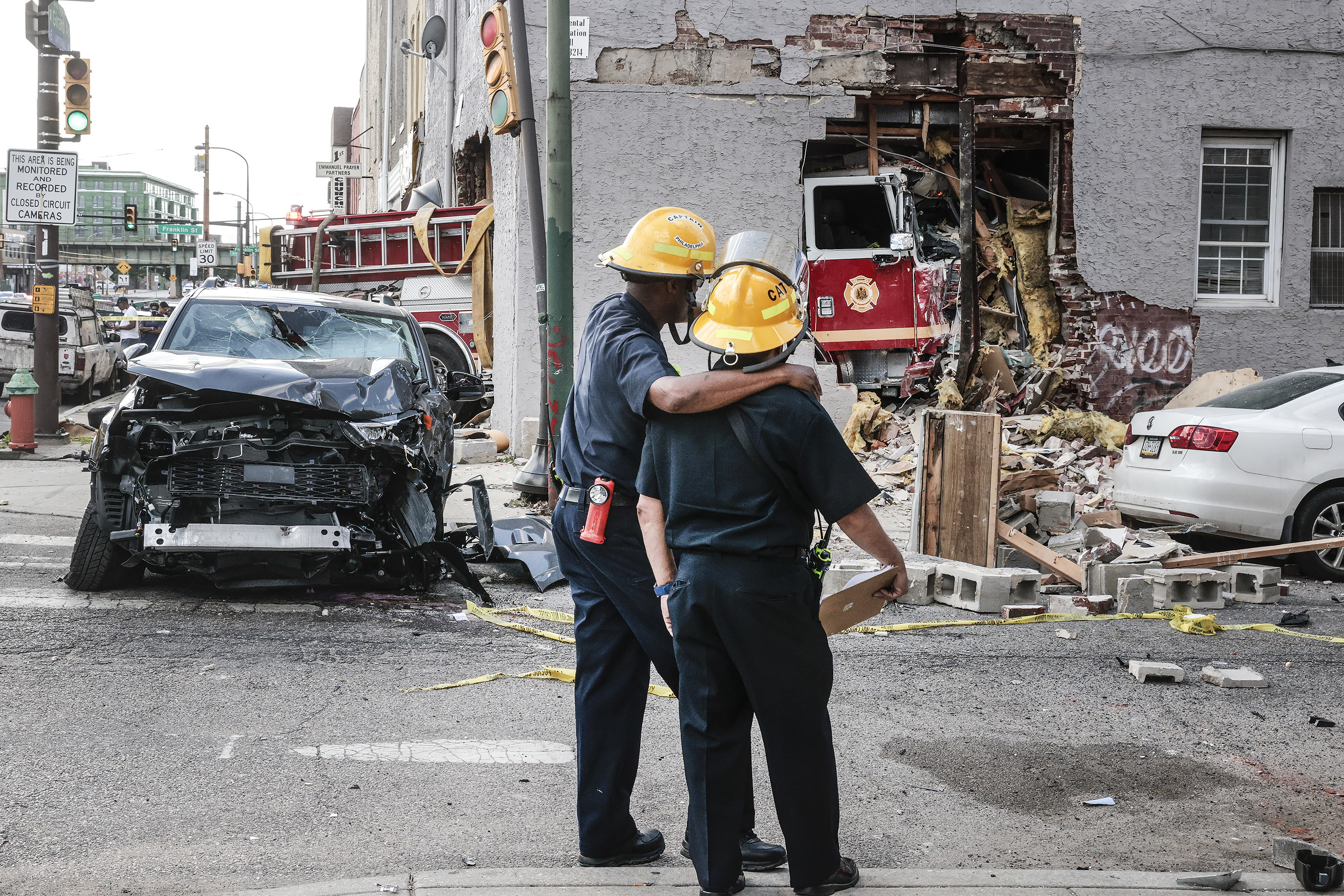 Philly fire engine crashes into Girard Avenue building