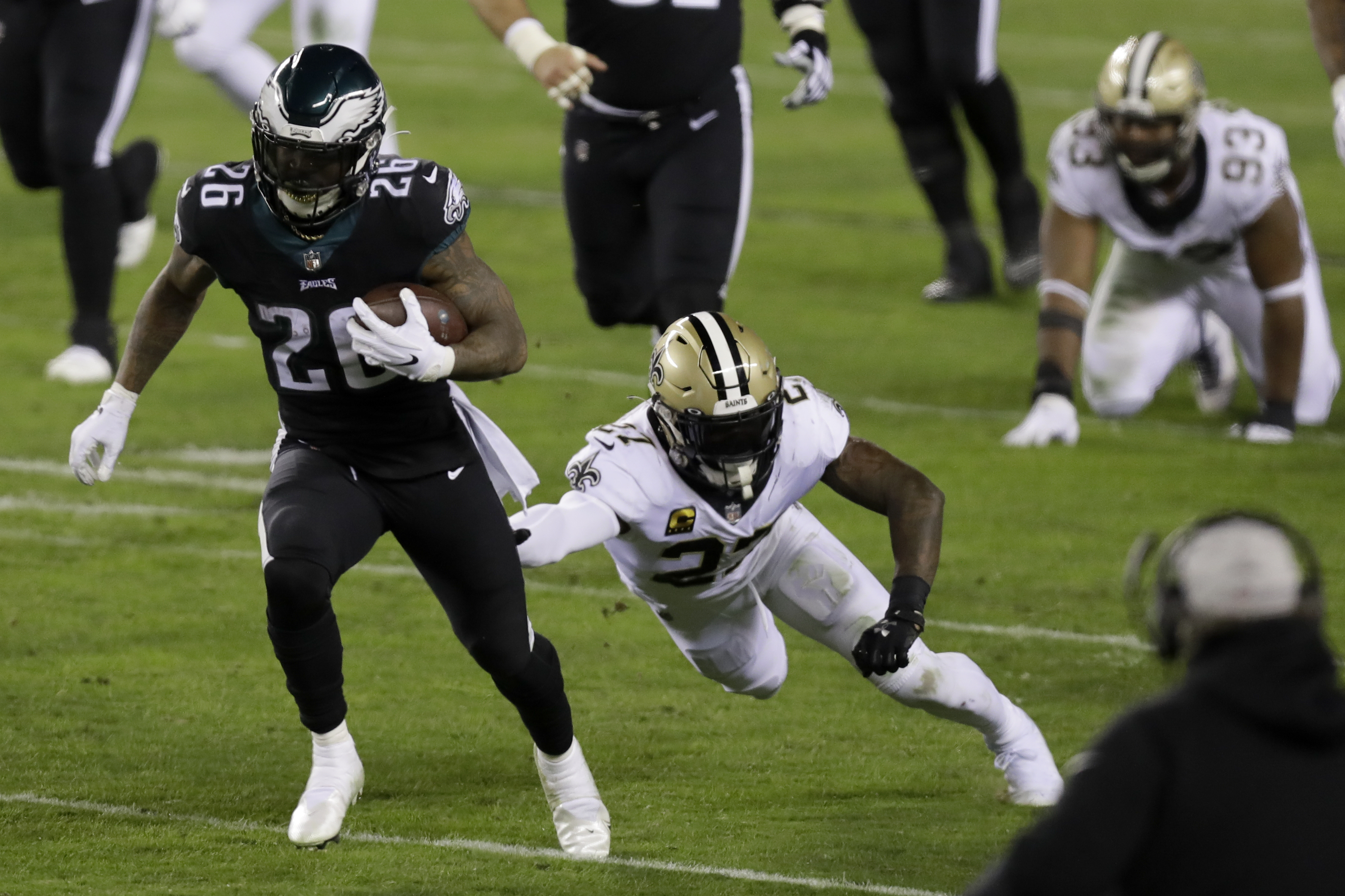 Eagles 24, Saints 21: Jalen Hurts, Miles Sanders spark upset win