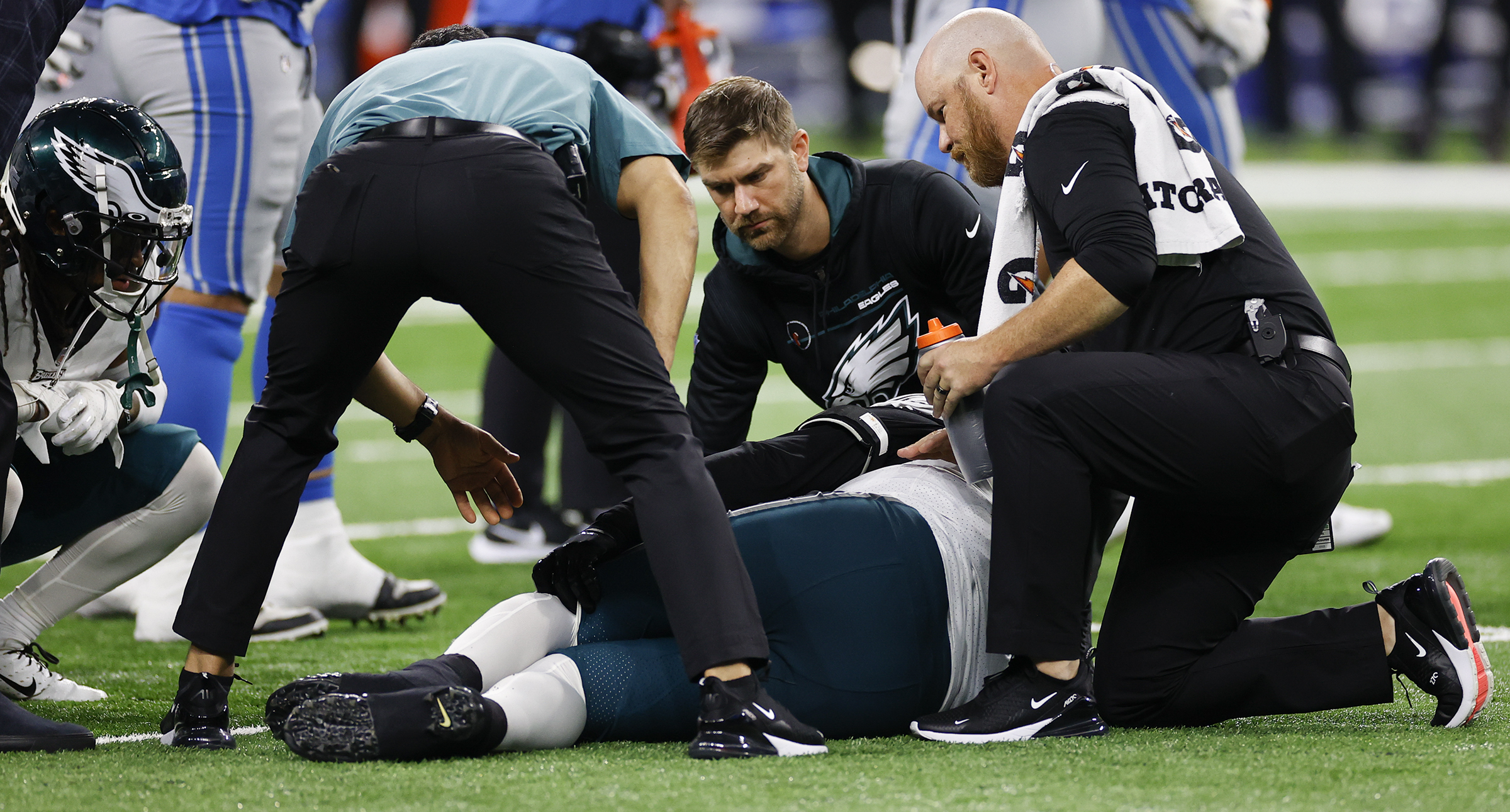 Lions' Walker ejected after swiping at Eagles, hitting Hurts