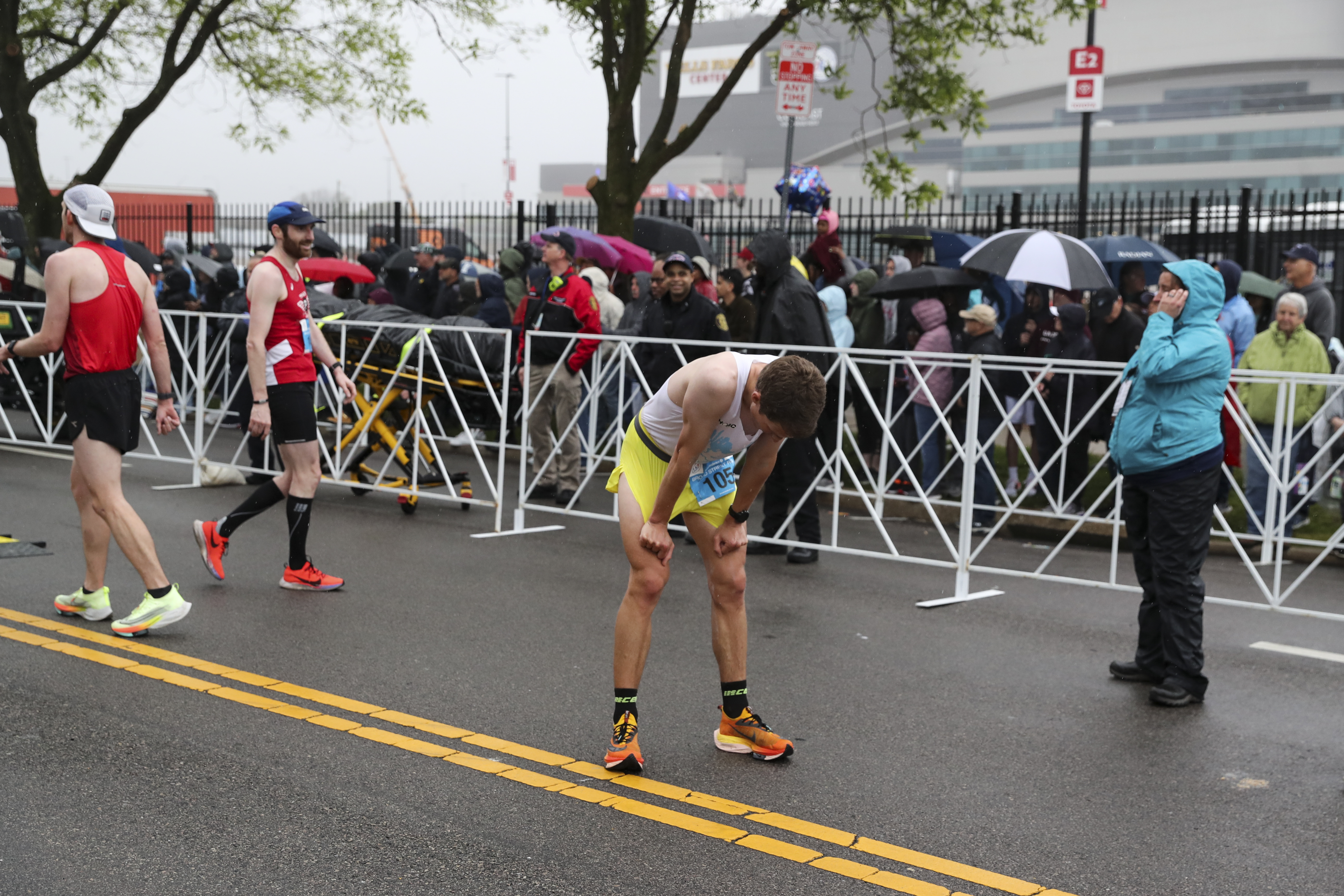 Broad Street Run: Philly man runs race with basketball and Allen