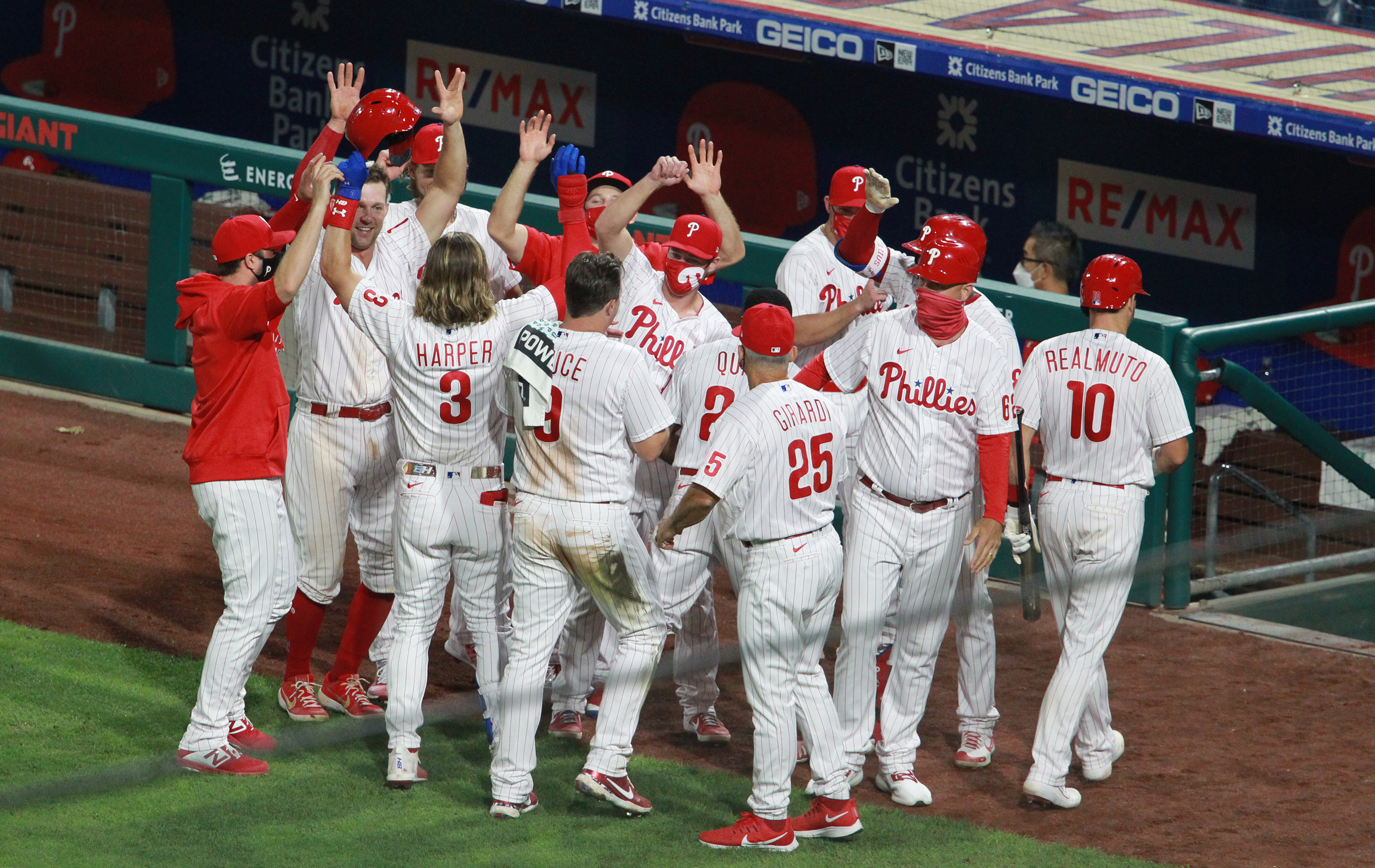 Chasing October -> RED OCTOBER! Phillies clinch a playoff spot