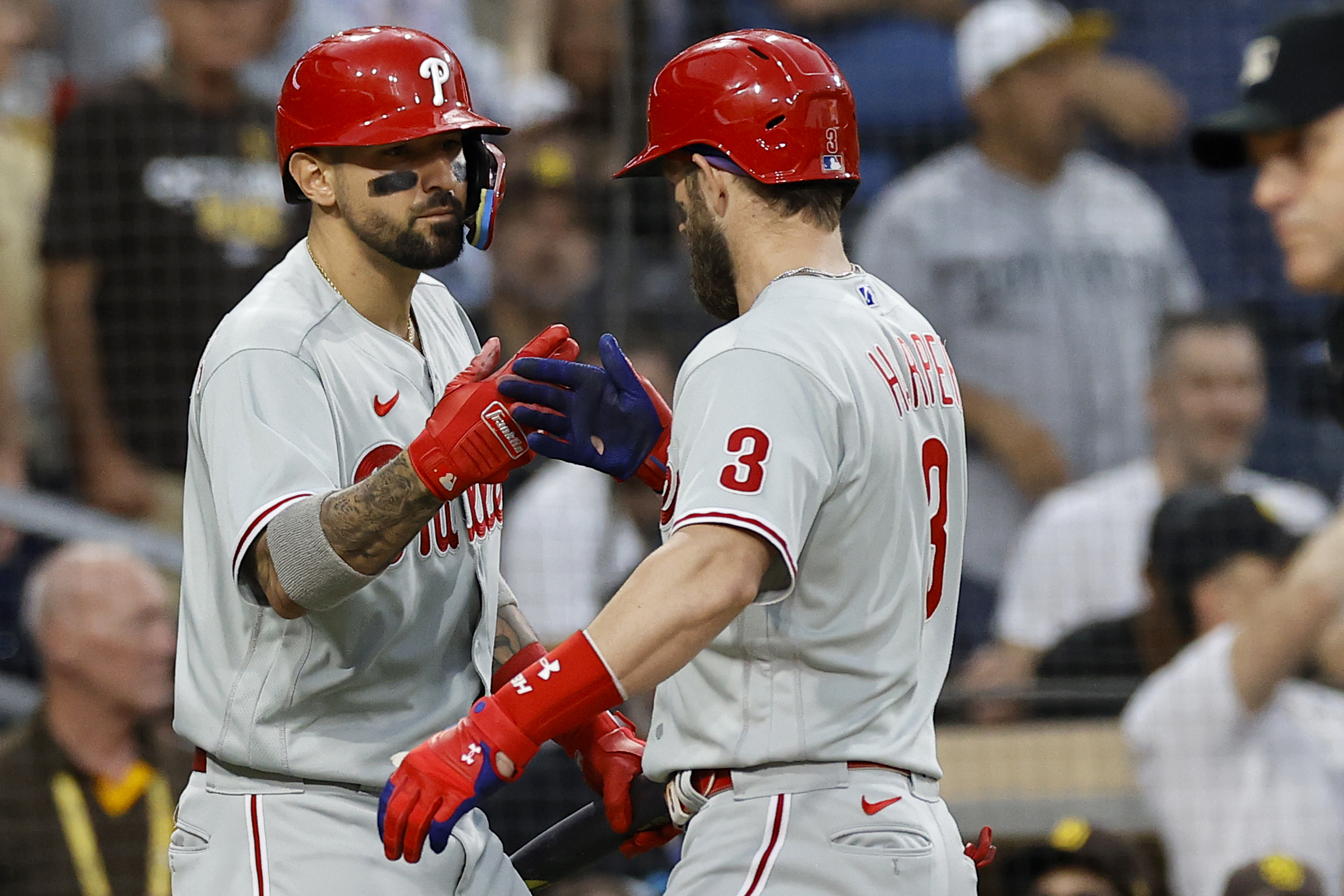 Kyle Schwarber's majestic homer lifts Phillies over Padres