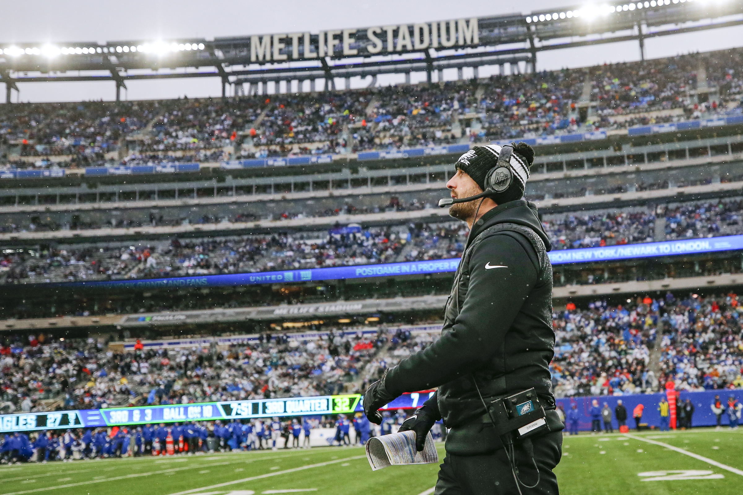 Eagles analysis: Hurts dominant performance at MetLife Stadium puts past  Giants performance behind him – The Morning Call