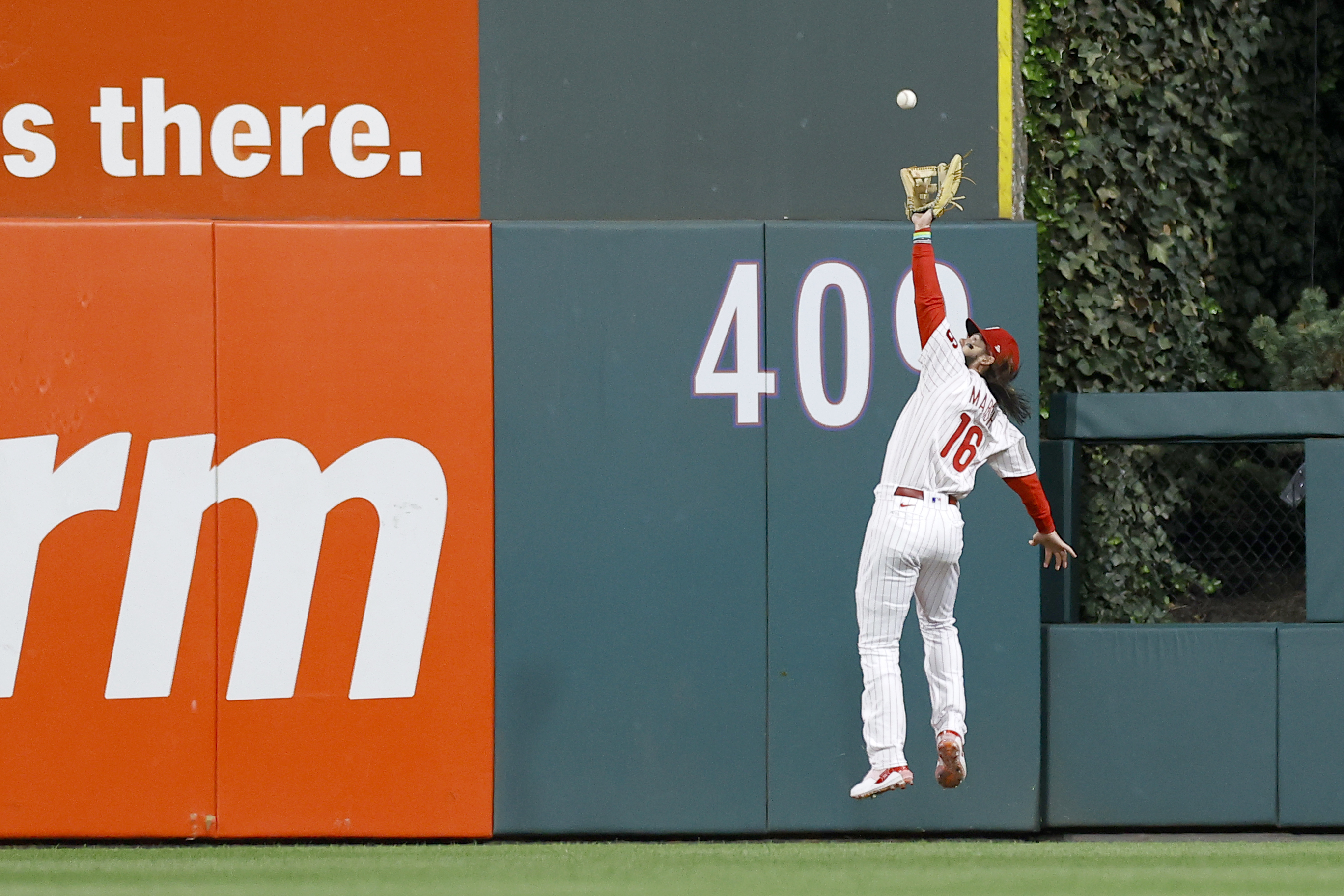 Cardinals and Phillies Swap Edmundo Sosa, JoJo Romero