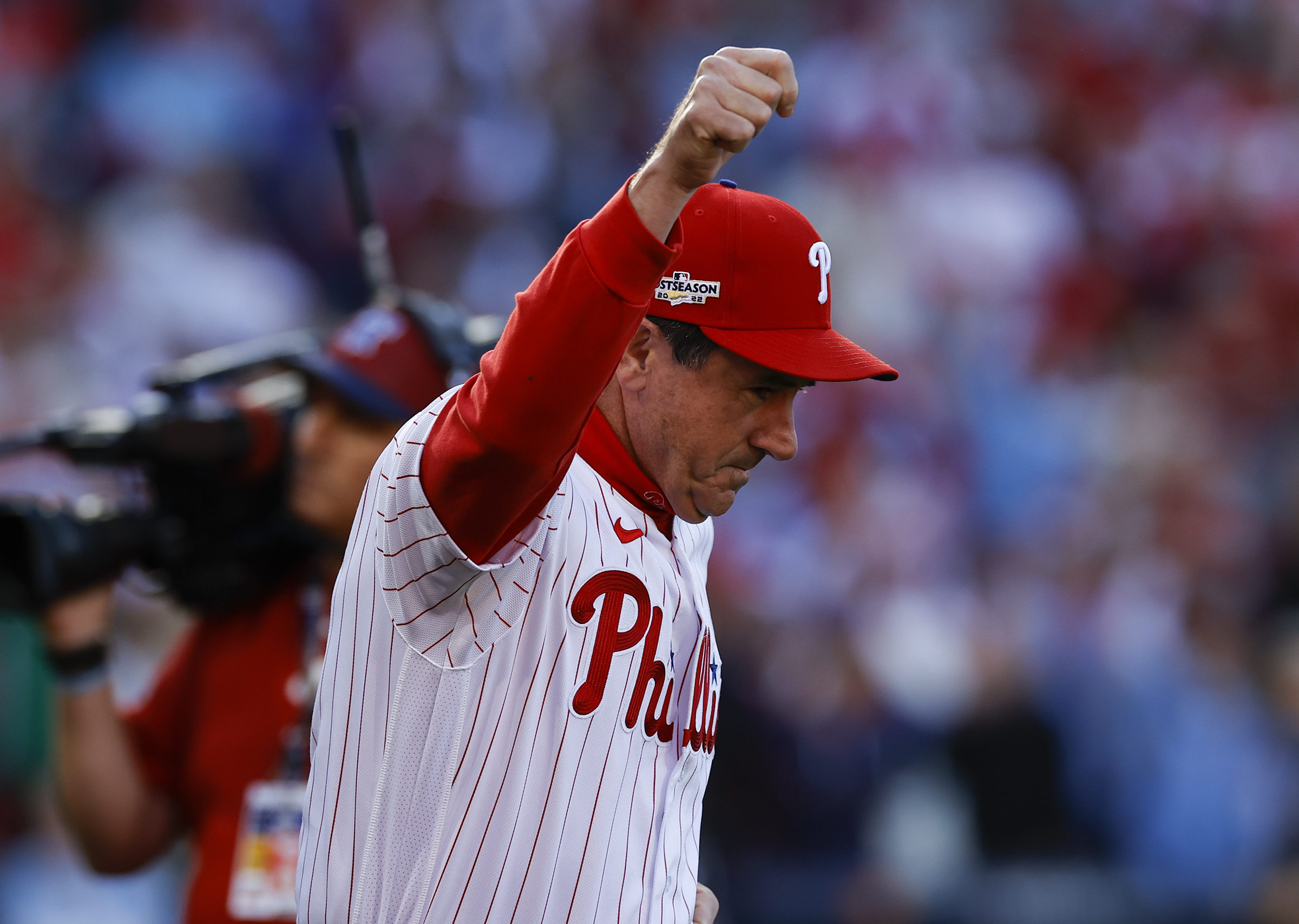 Yes, Phillies fans, you can get a Rob Thomson jersey online