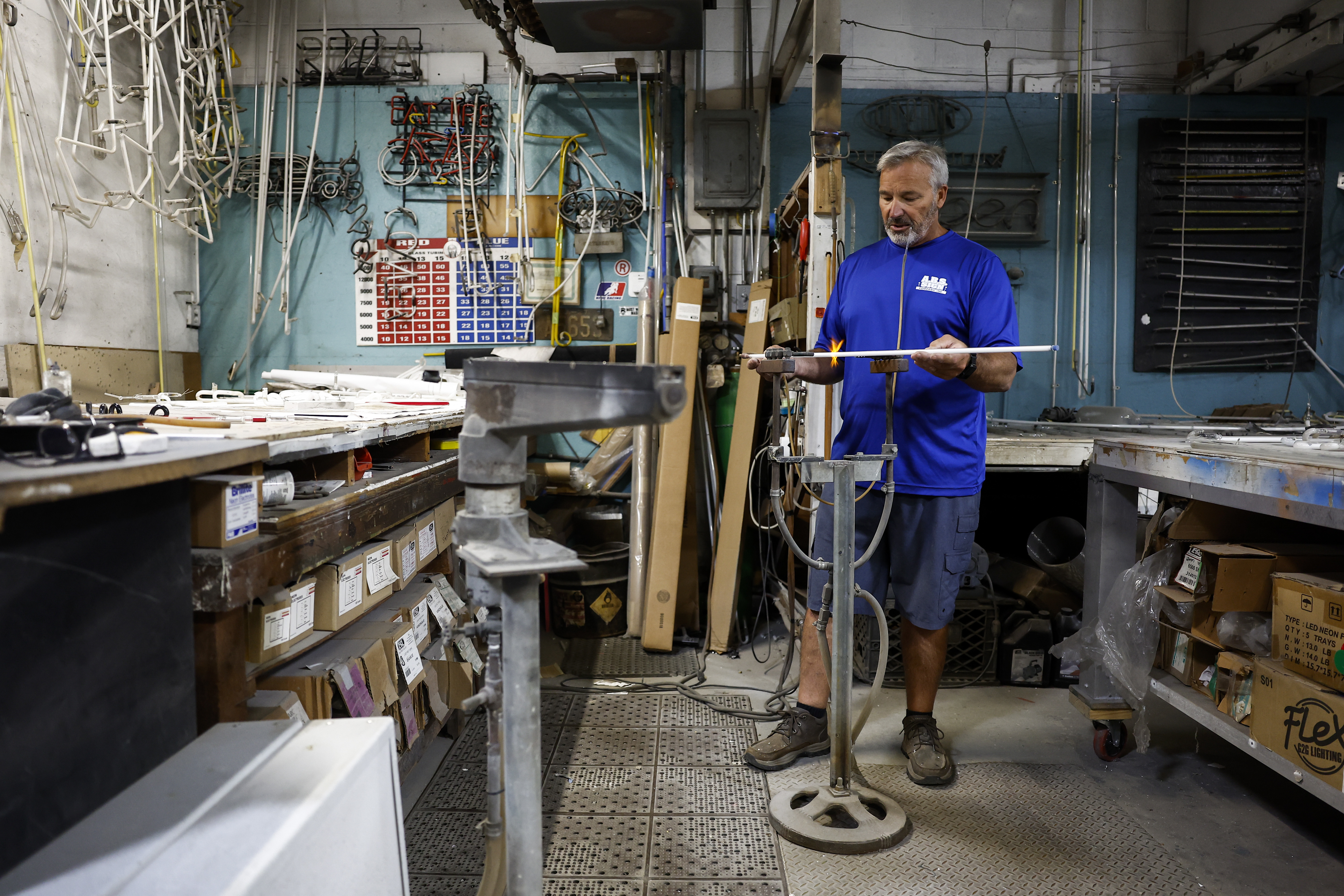 Wildwood's longest-running Neon sign repair guy keeps a dying art
