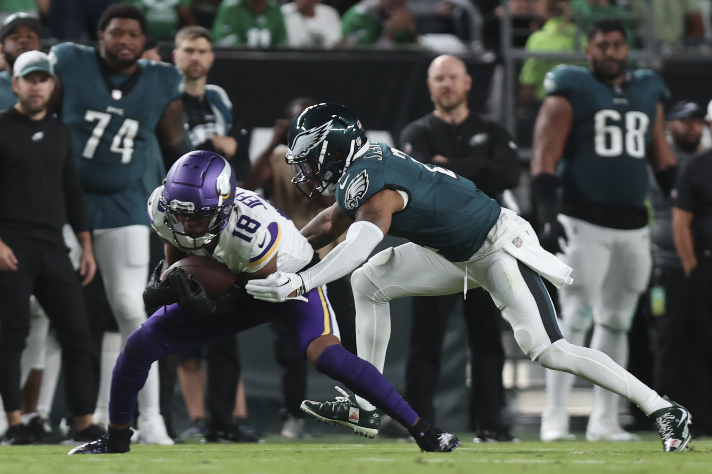 D'Andre Swift saves the Eagles — and Jalen Hurts — upon his return