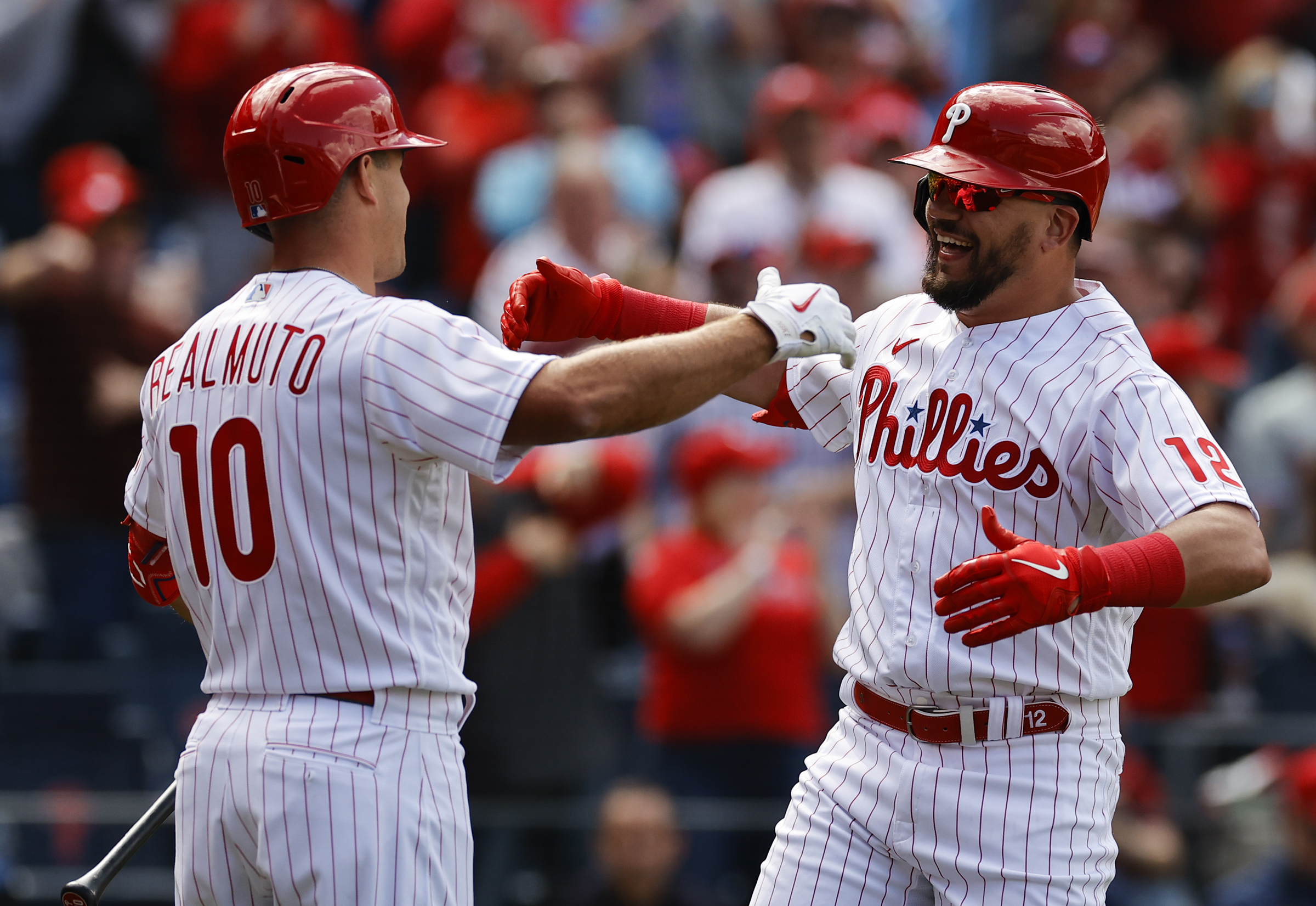 Kyle Schwarber homers in first AB, Phillies top A's on Opening Day