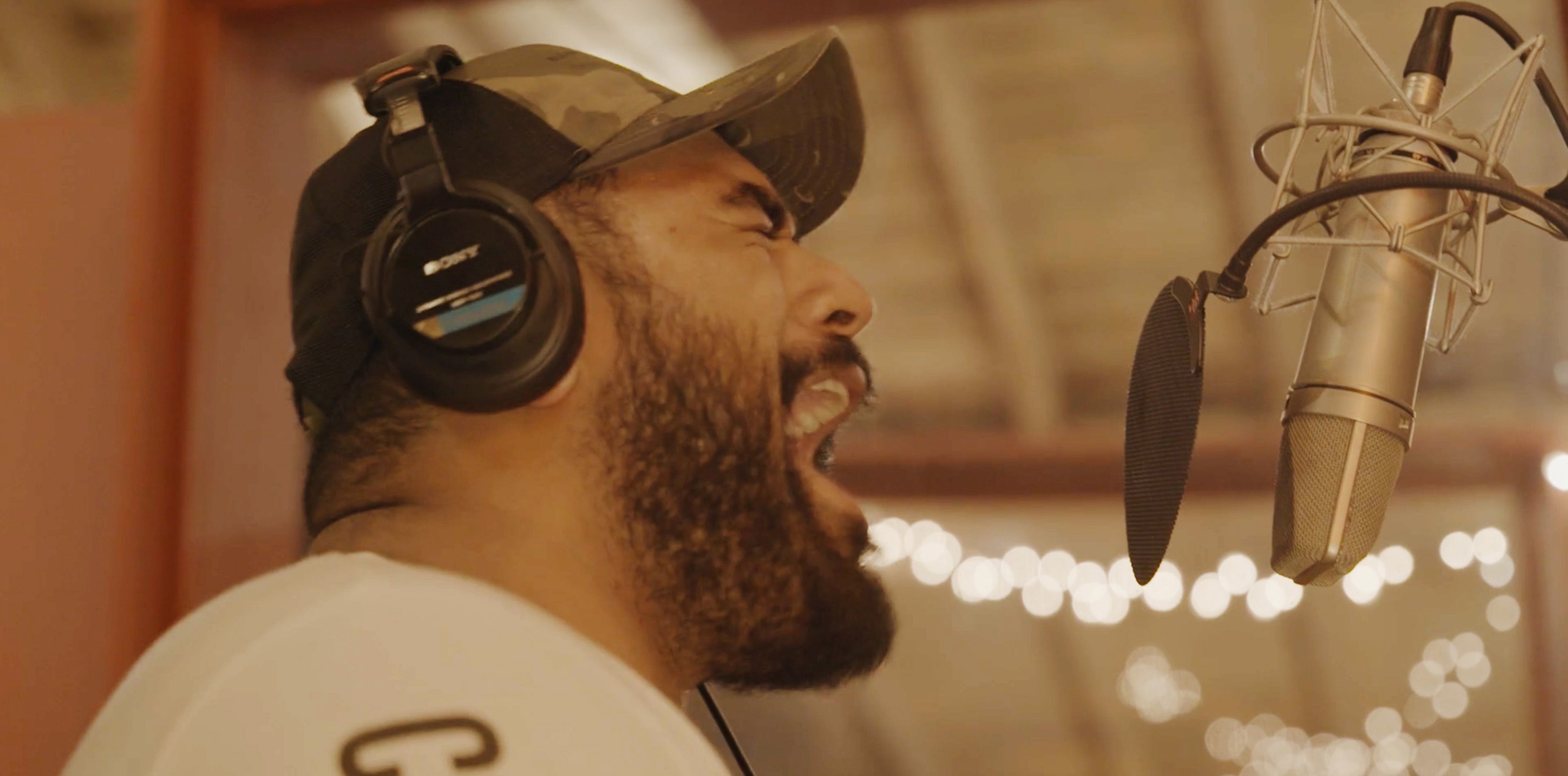 Fly, Santa, Fly! Eagles Jason Kelce, Jordan Mailata, and Lane Johnson to  release 'A Philly Special Christmas' album. – The Morning Call