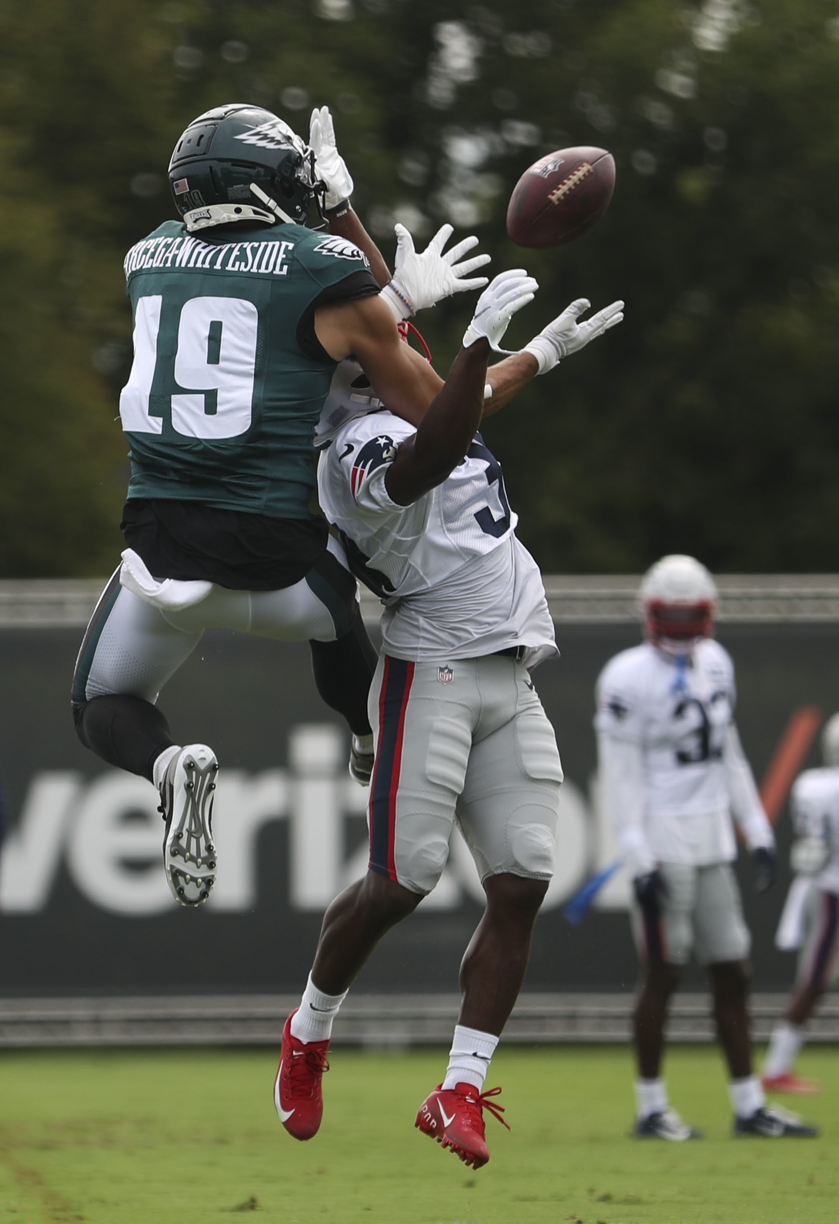 Patriots-Eagles joint practice: Pats thumped in Philly, Cam Newton