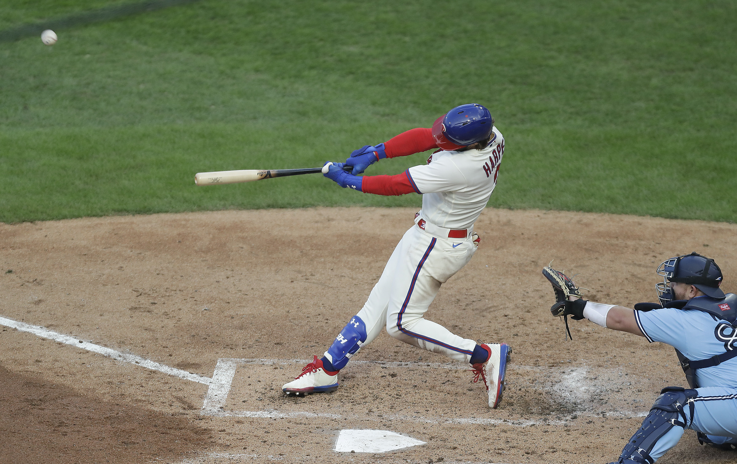 Velasquez, McCutchen lead Phillies past slumping Blue Jays - The