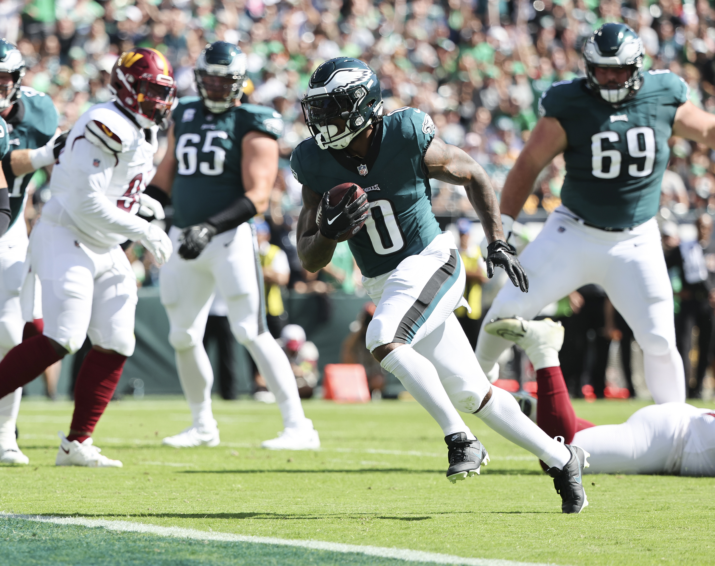 A.J. Brown's monstrous day powers Philadelphia Eagles to win vs. Washington  Commanders - CBS Philadelphia