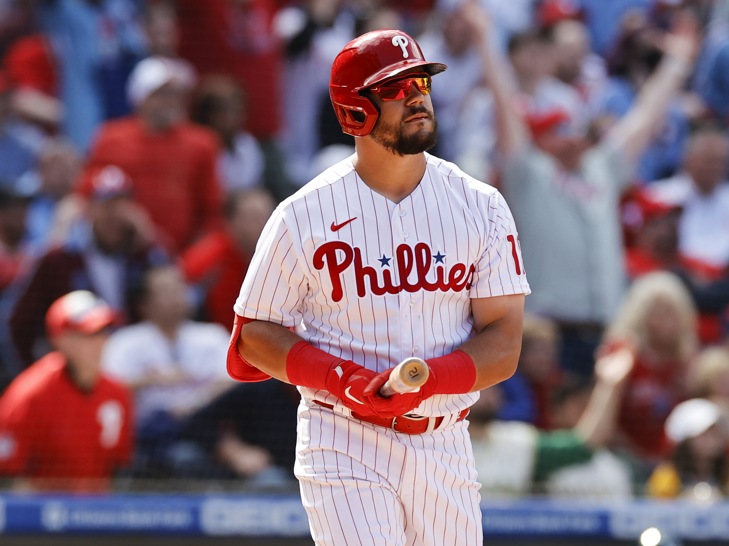 Kyle Schwarber's majestic homer lifts Phillies over Padres