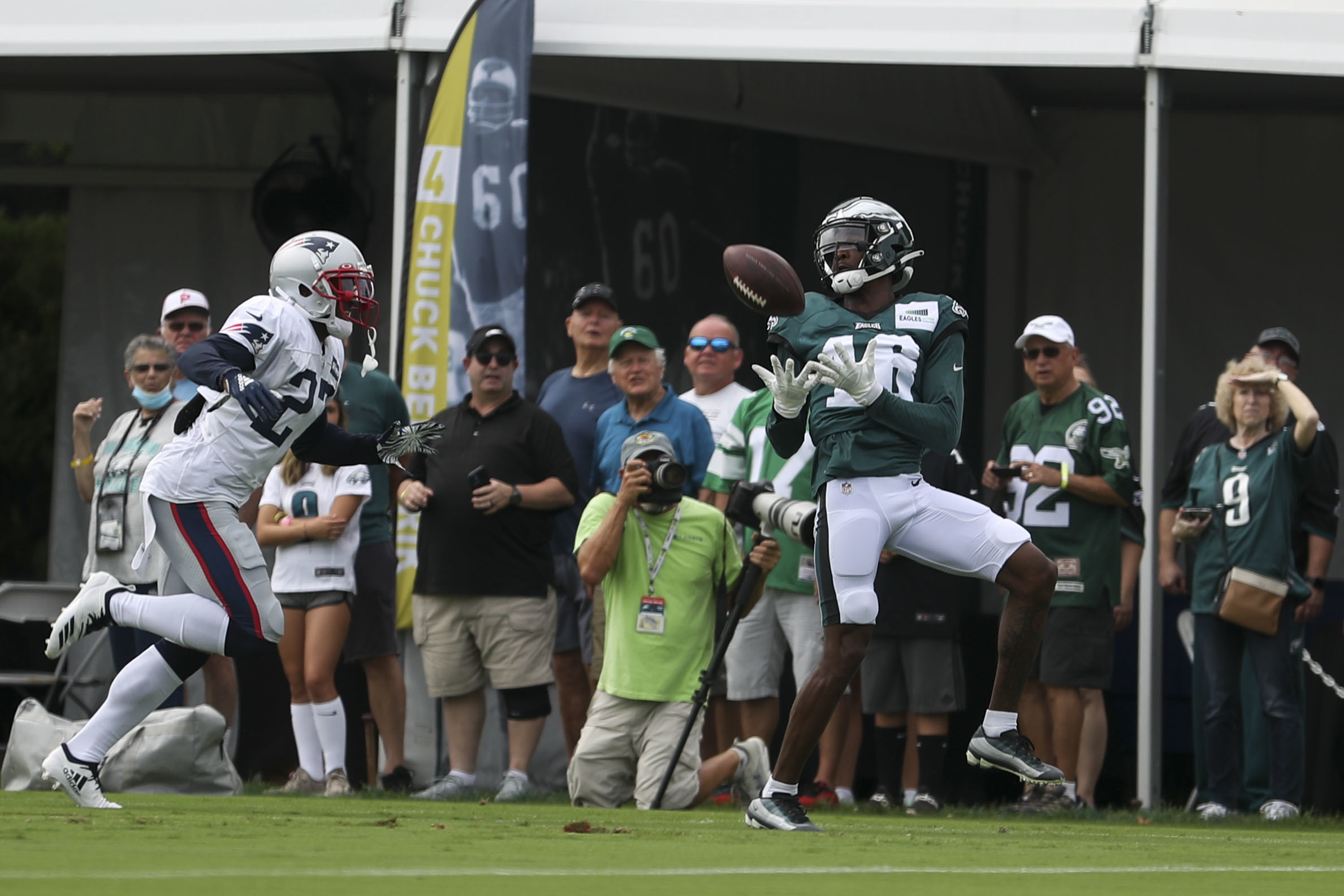 Jalen Hurts happy to see Mac Jones again at Patriots/Eagles joint