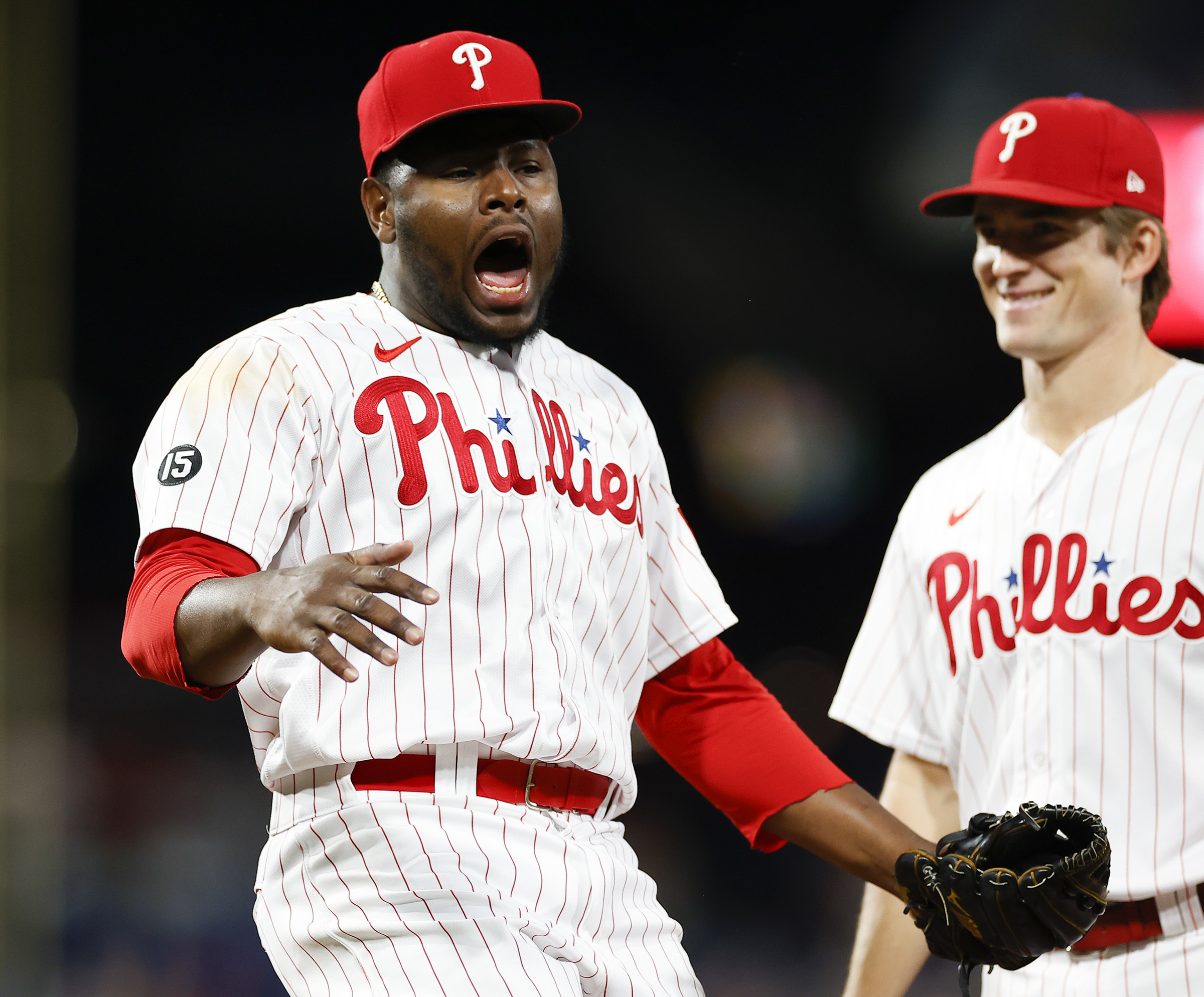 Ronald Torreyes' homer helps Phillies erase 6-run deficit to beat Pirates,  gain on Braves