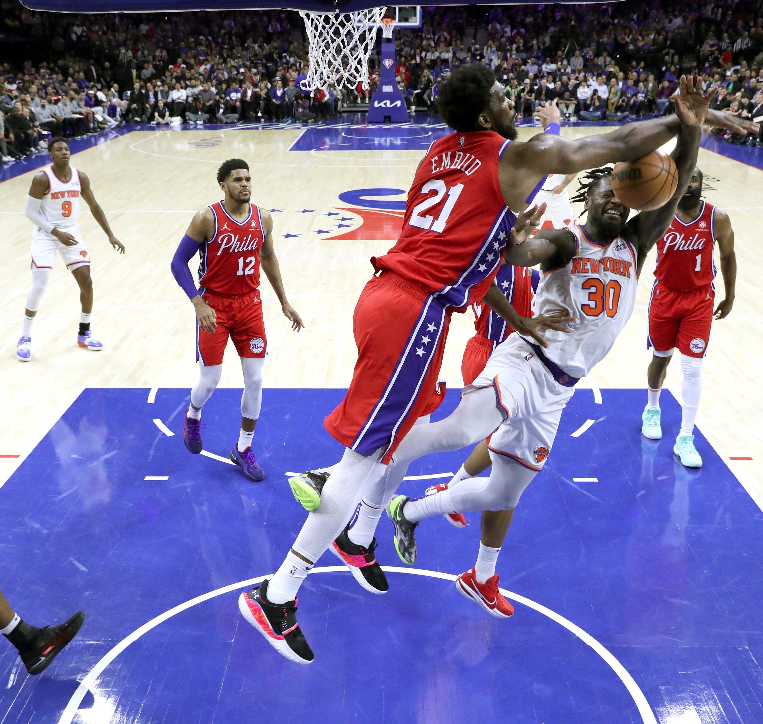 DeAndre Jordan set to sign with 76ers as the Lakers continue to struggle