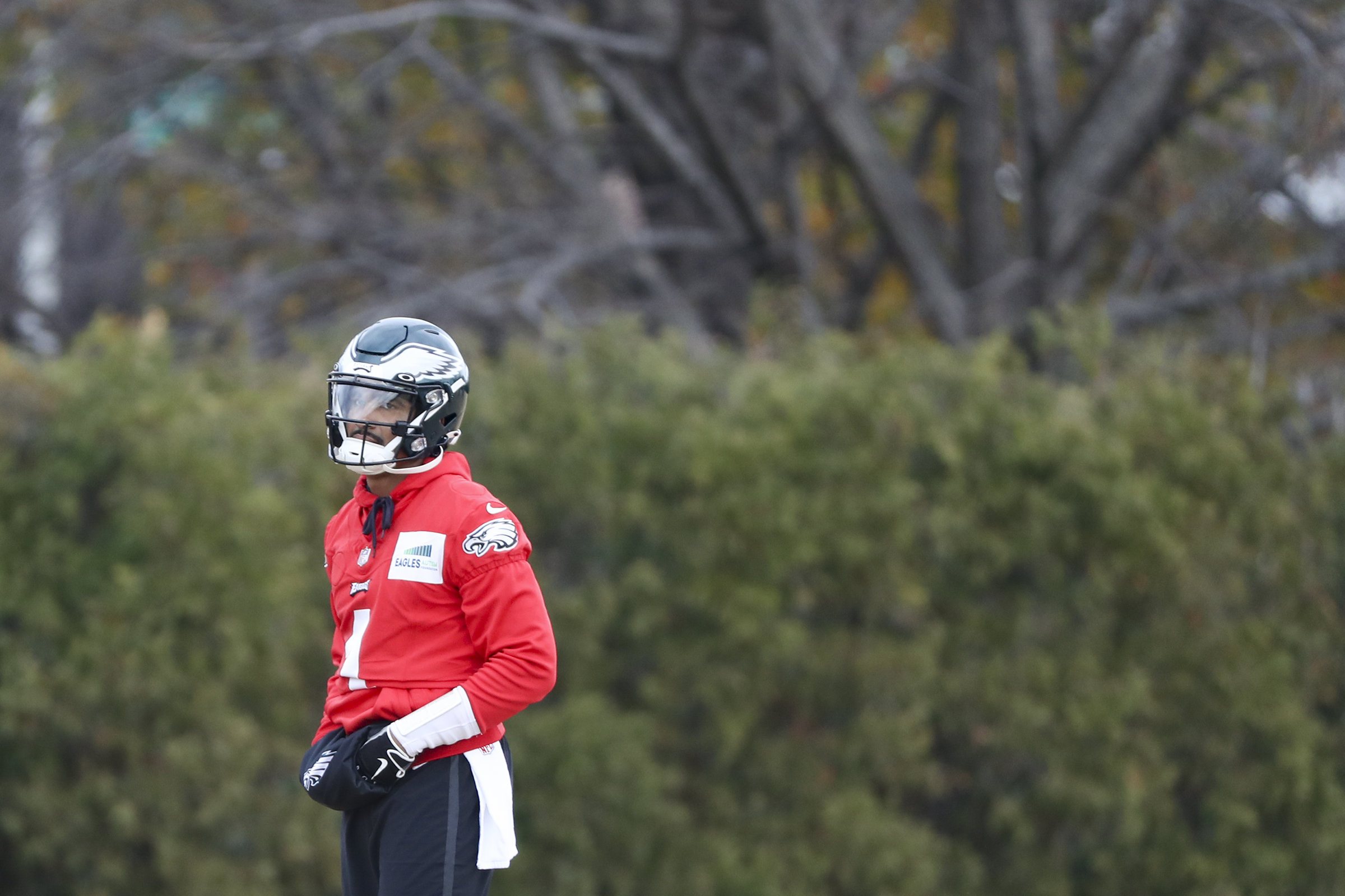 Carson Wentz wears gear from 3 former teams during recent workout