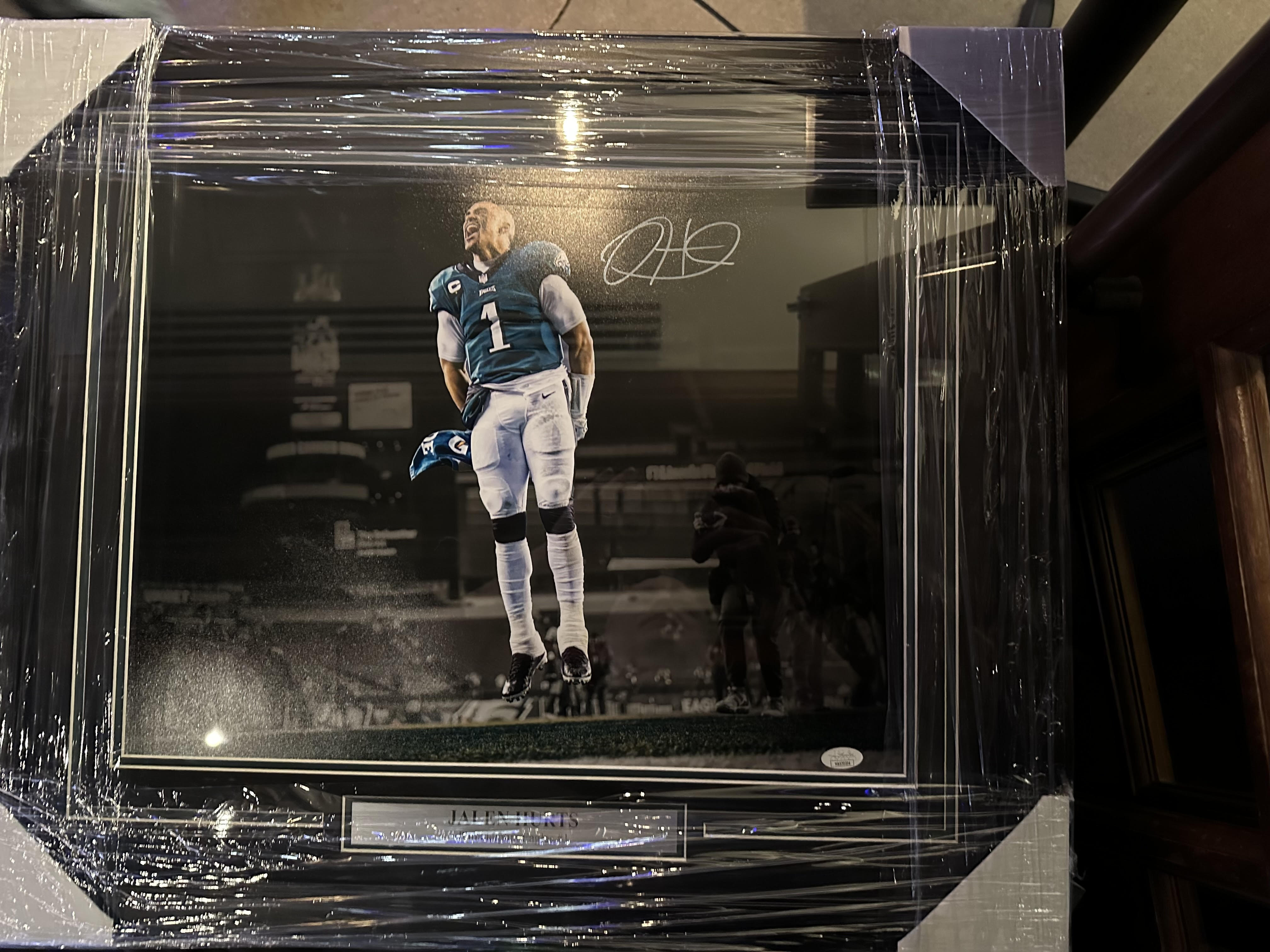 Patrick Mahomes Andy Reid Travis Kelce 2022 team signed and framed jer –  Awesome Artifacts