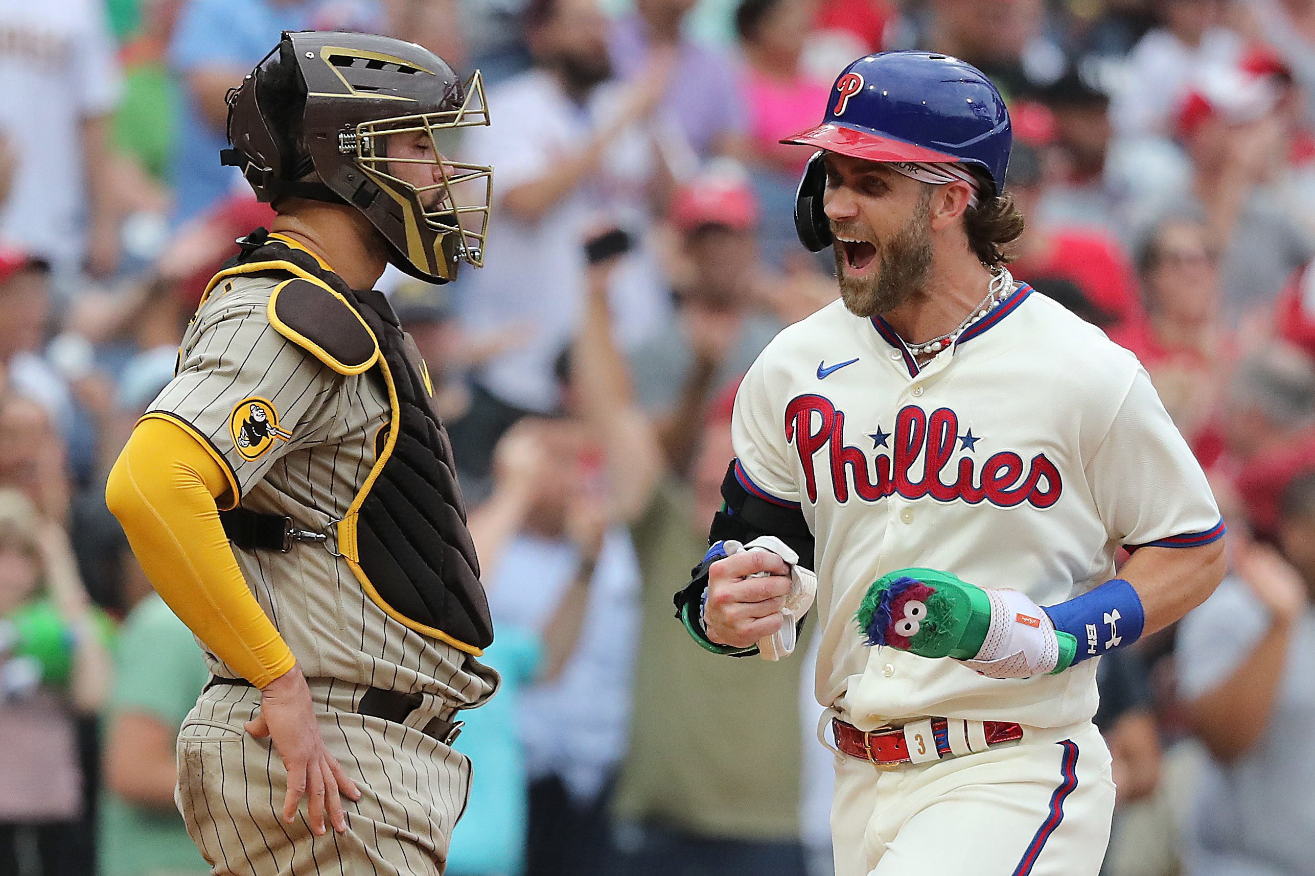 Kyle Schwarber hammers monster 488-foot home run to help Philadelphia  Phillies take Game 1 against the San Diego Padres, Pro Sports