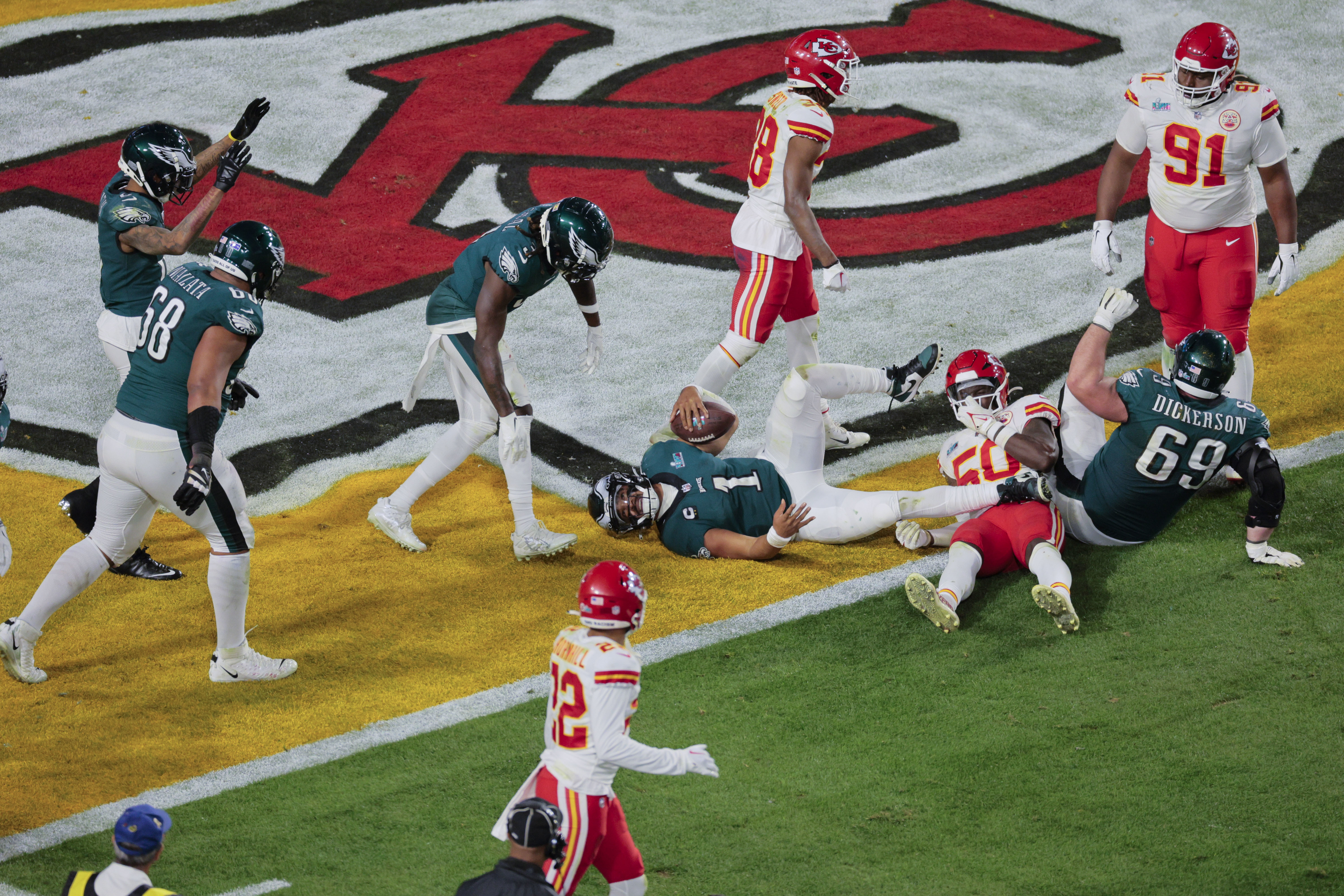 Super Bowl ref saw clear holding penalty on Eagles' James Bradberry, who  owned up to pulling the jersey