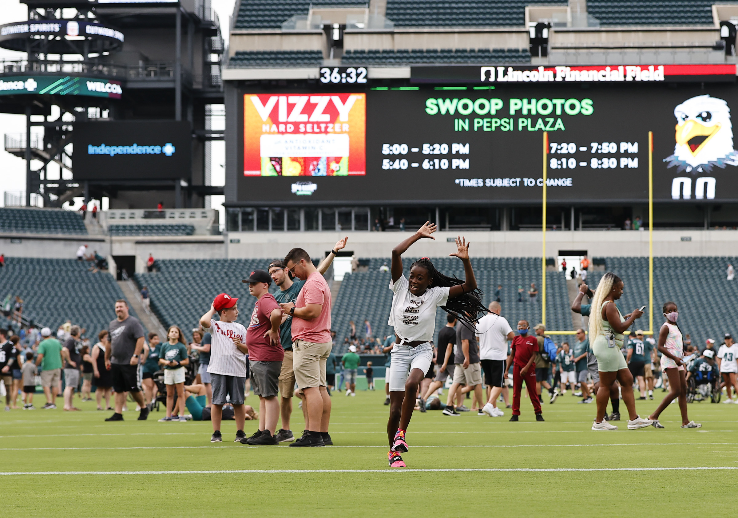 Photos: Eagles fans flock to Lincoln Financial Field for home