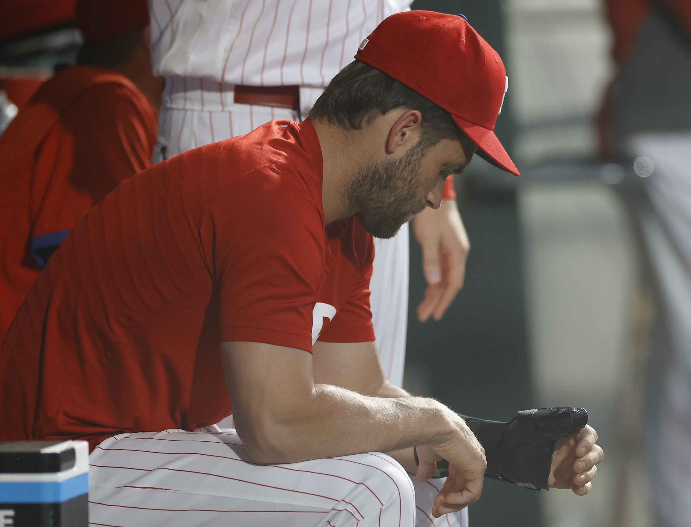 Phillies' Bryce Harper has pins removed from thumb, cleared to