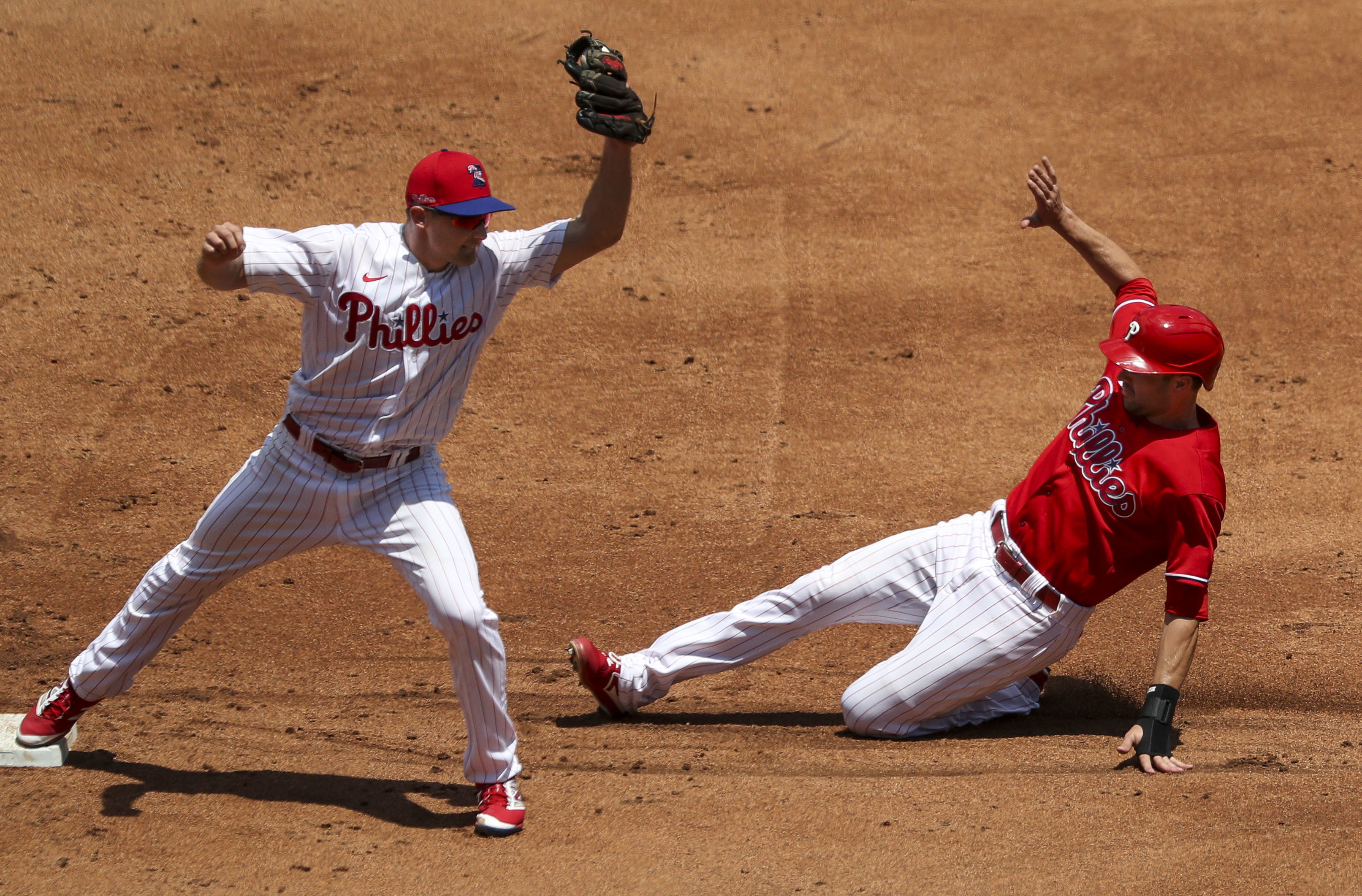 Phillies' Scott Kingery finally in camp after chilling battle with