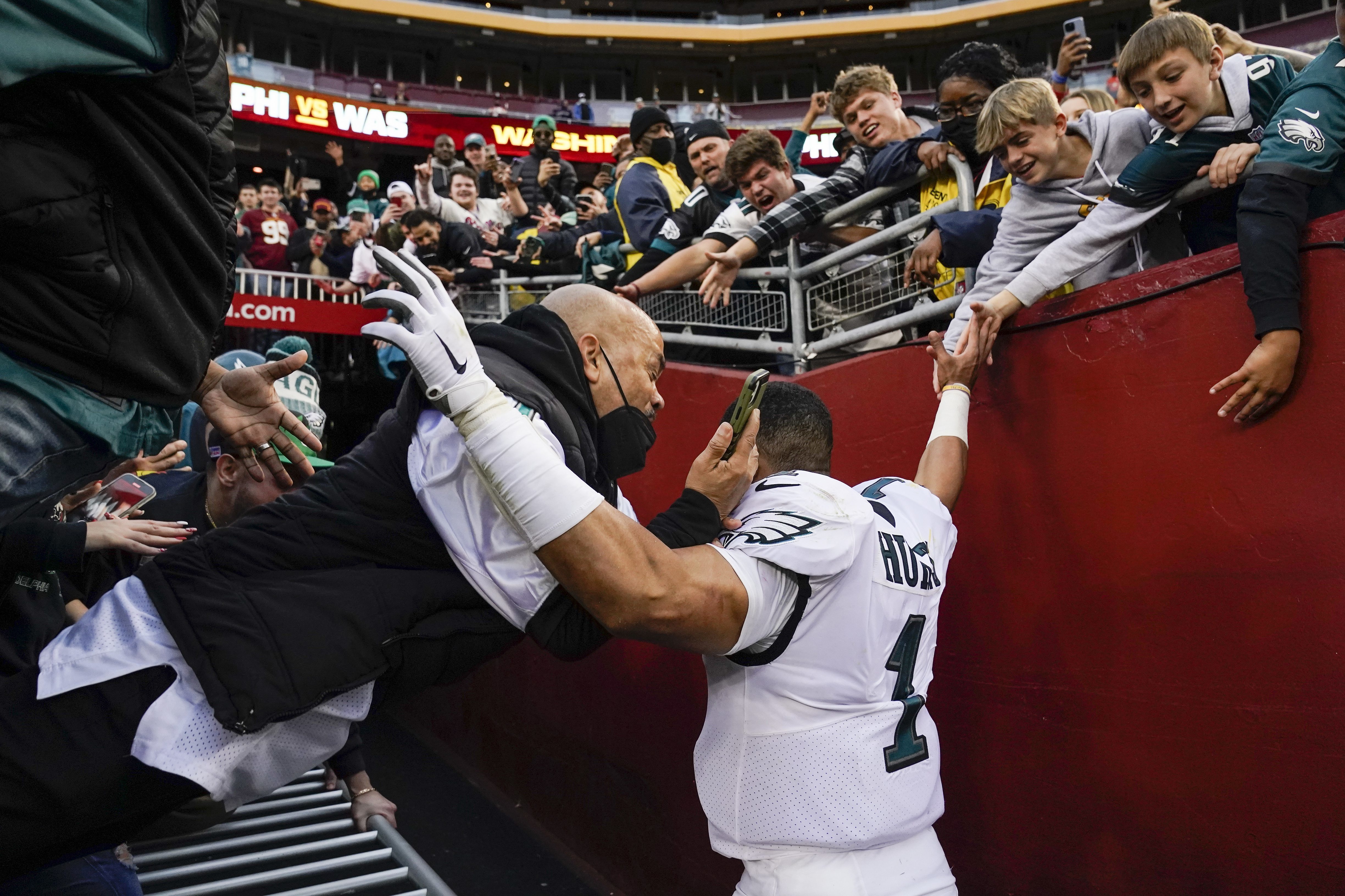 Washington Commanders Sued Over Railing Collapse at FedEx Field – NBC4  Washington