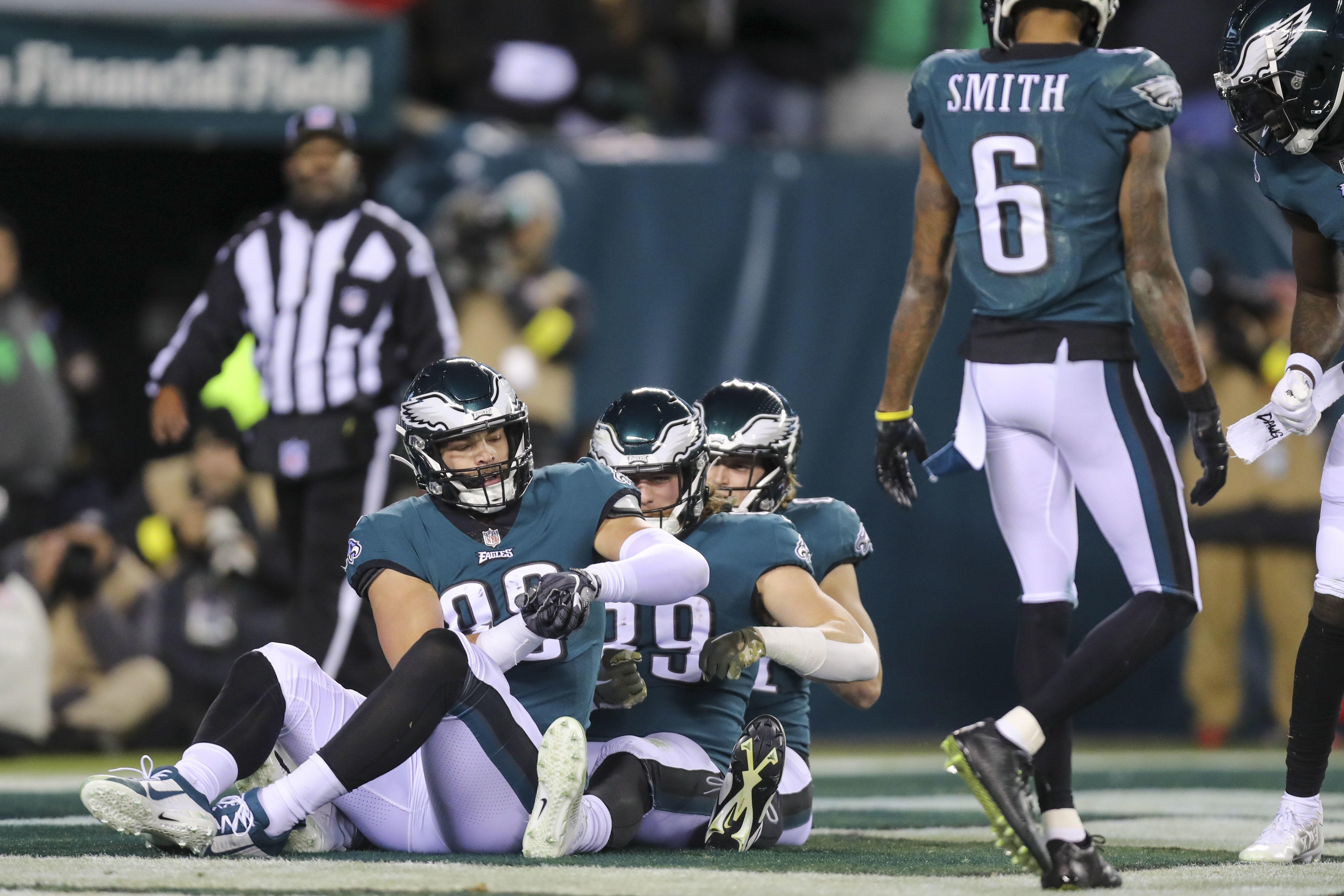 Eagles-Commanders analysis: Costly fumbles, questionable calls, shaky  defense lead to Birds' first loss