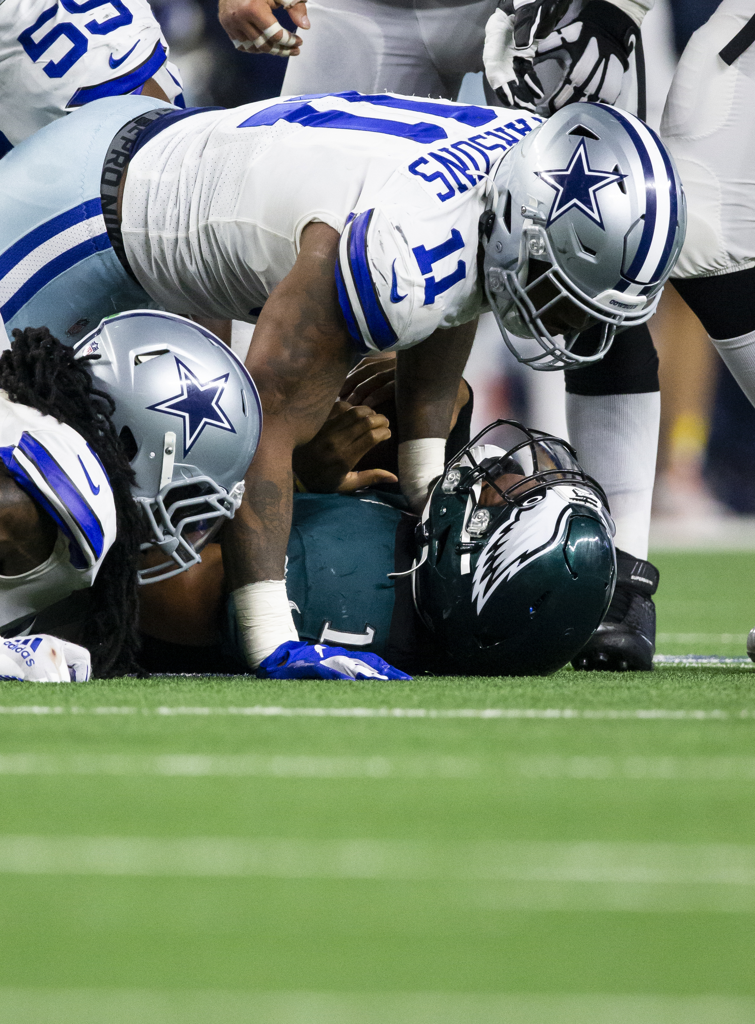 Harrisburg's Micah Parsons wins AP Defensive Rookie of the Year after  standout season with Cowboys 