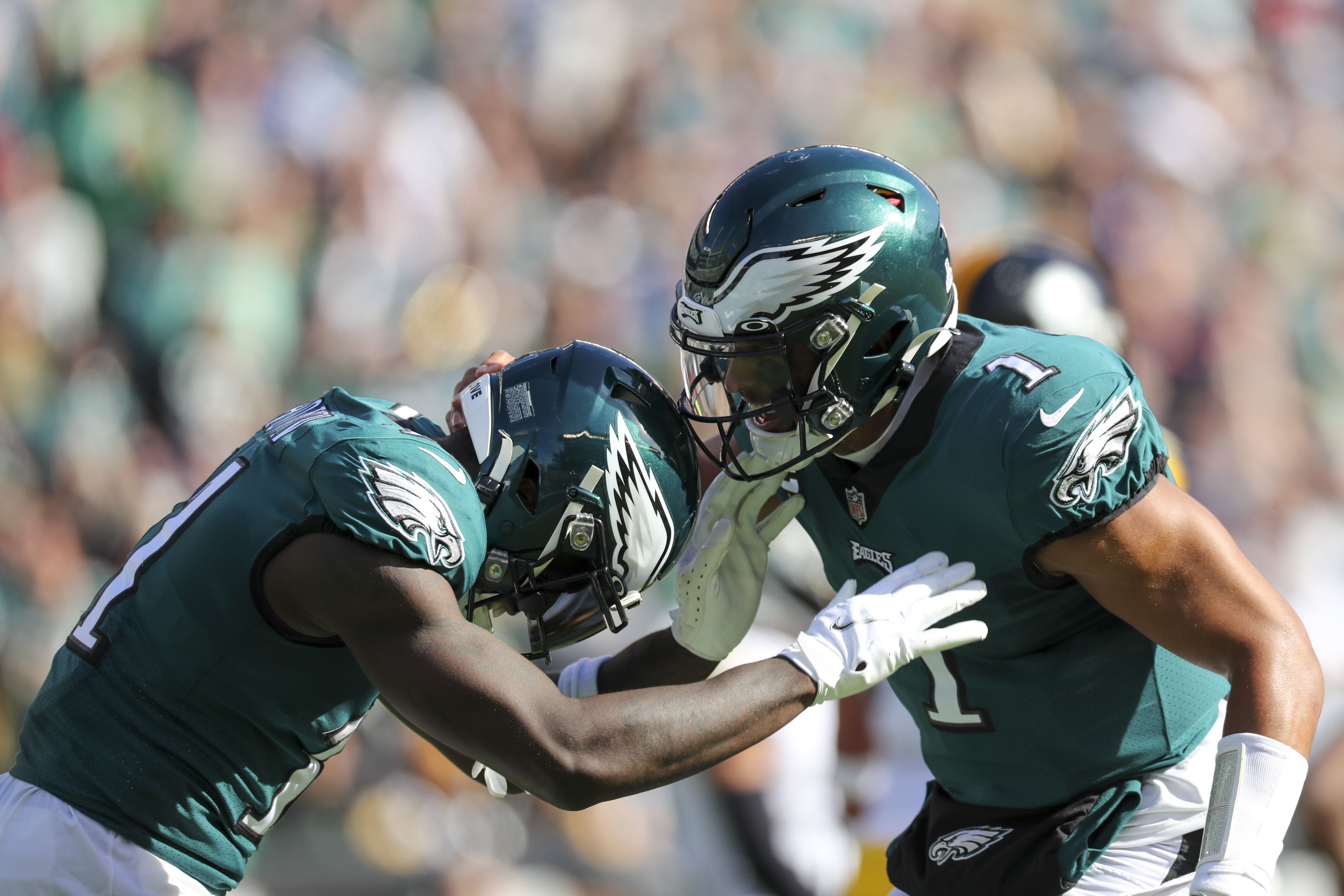 A.J. Brown's 3 TD Catches Help Eagles Grab Halftime Lead Over