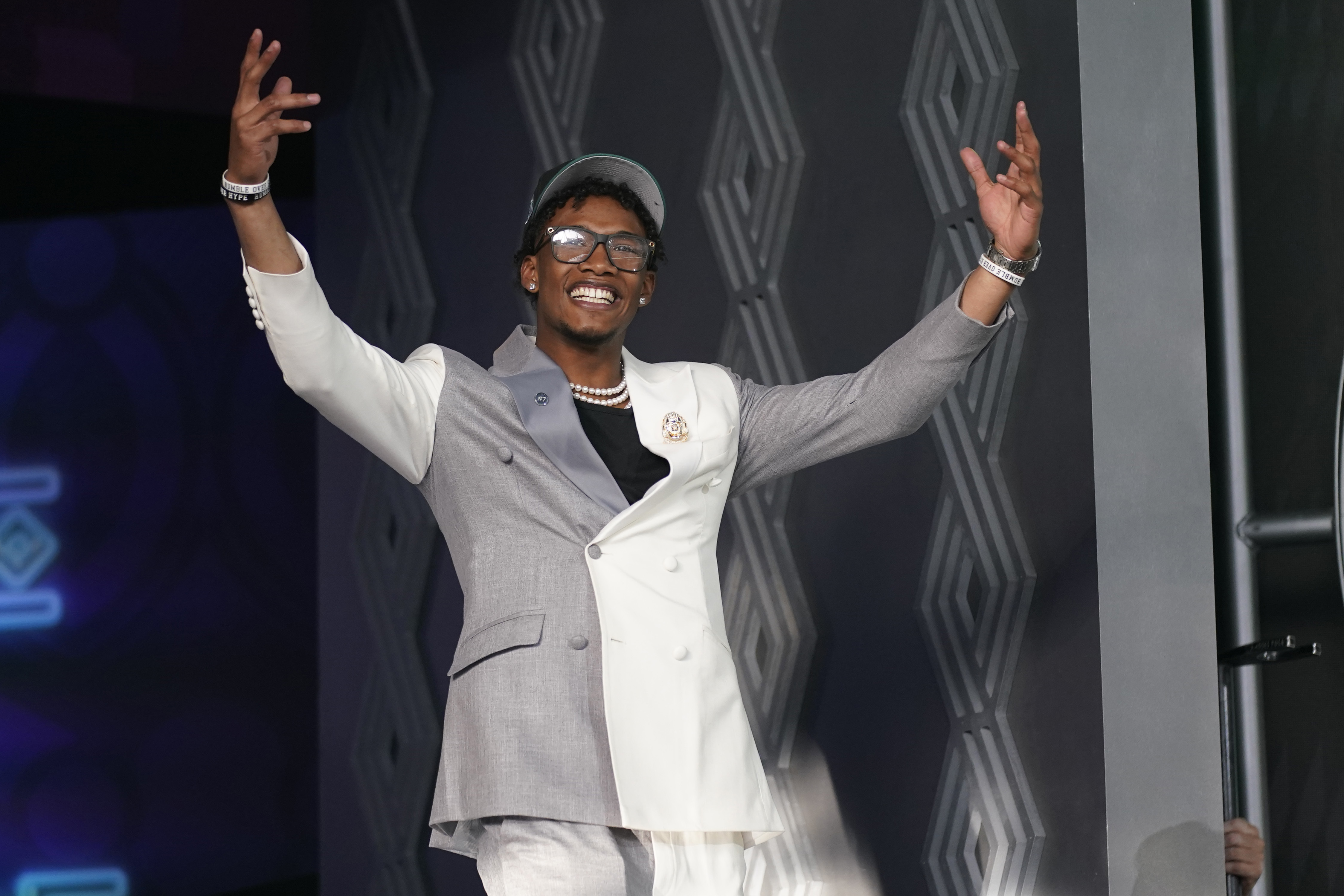 NFL Draft 2022: The best looks from Round 1 players, which outfits were  shining on the draft stage 