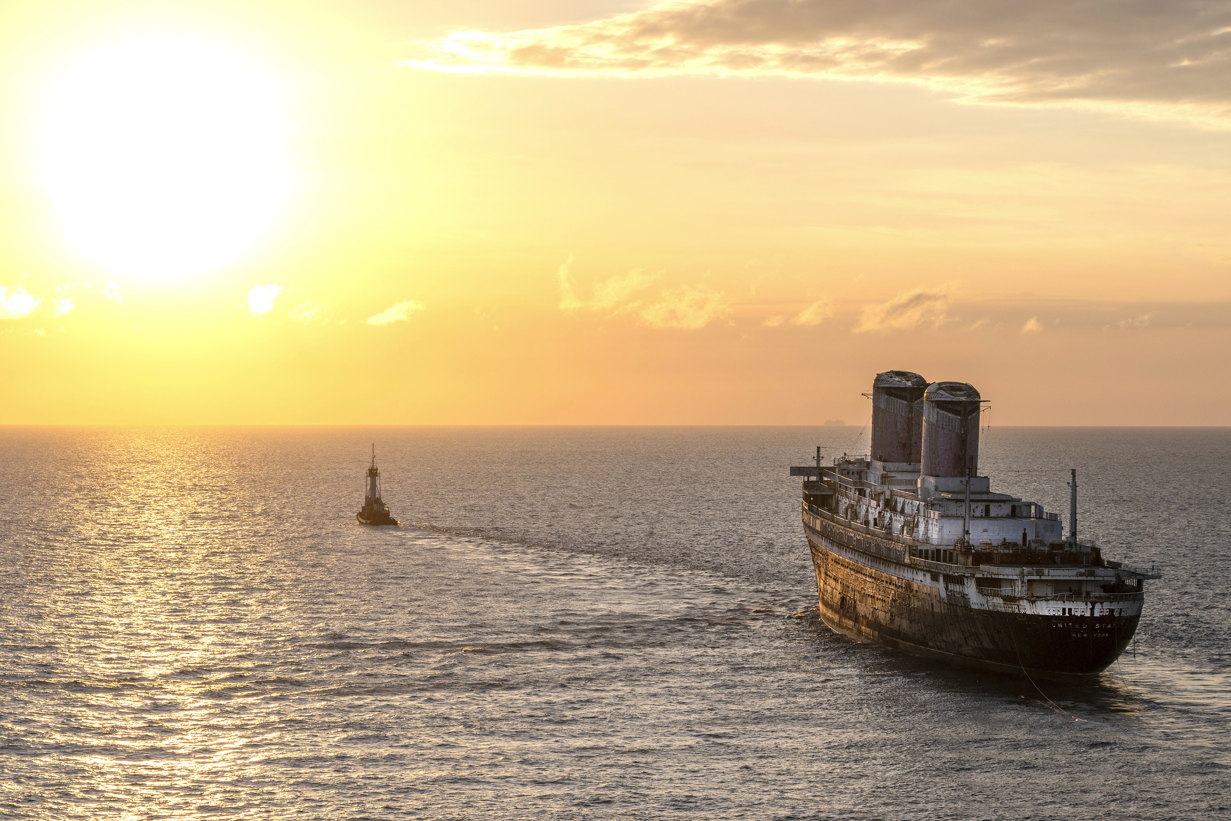 How a tugboat towed the SS United States to Alabama for environmental  remediation