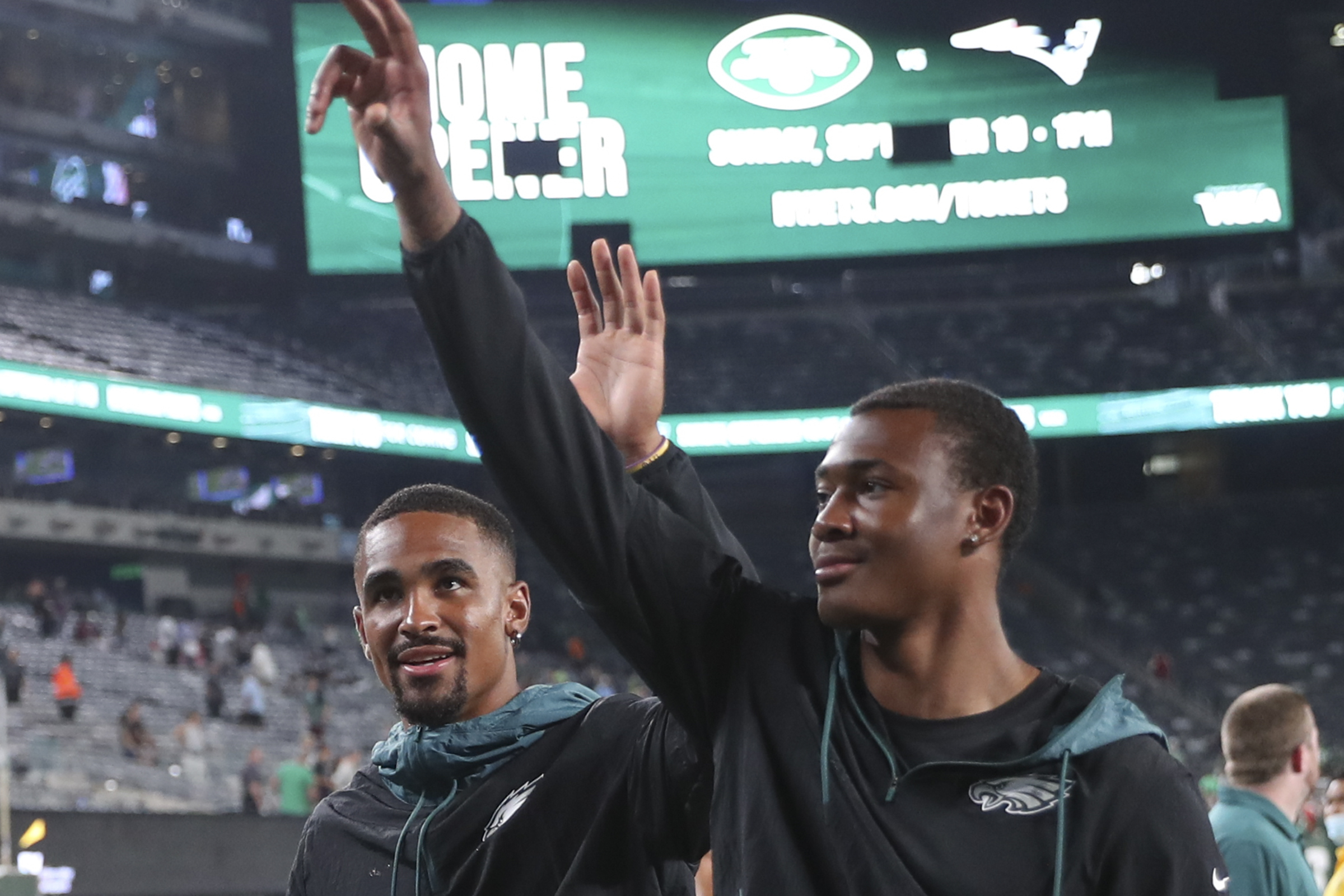 Philadelphia Eagles WATCH: Jalen Hurts Finds DeVonta Smith for Long TD vs.  Minnesota Vikings - Sports Illustrated Philadelphia Eagles News, Analysis  and More