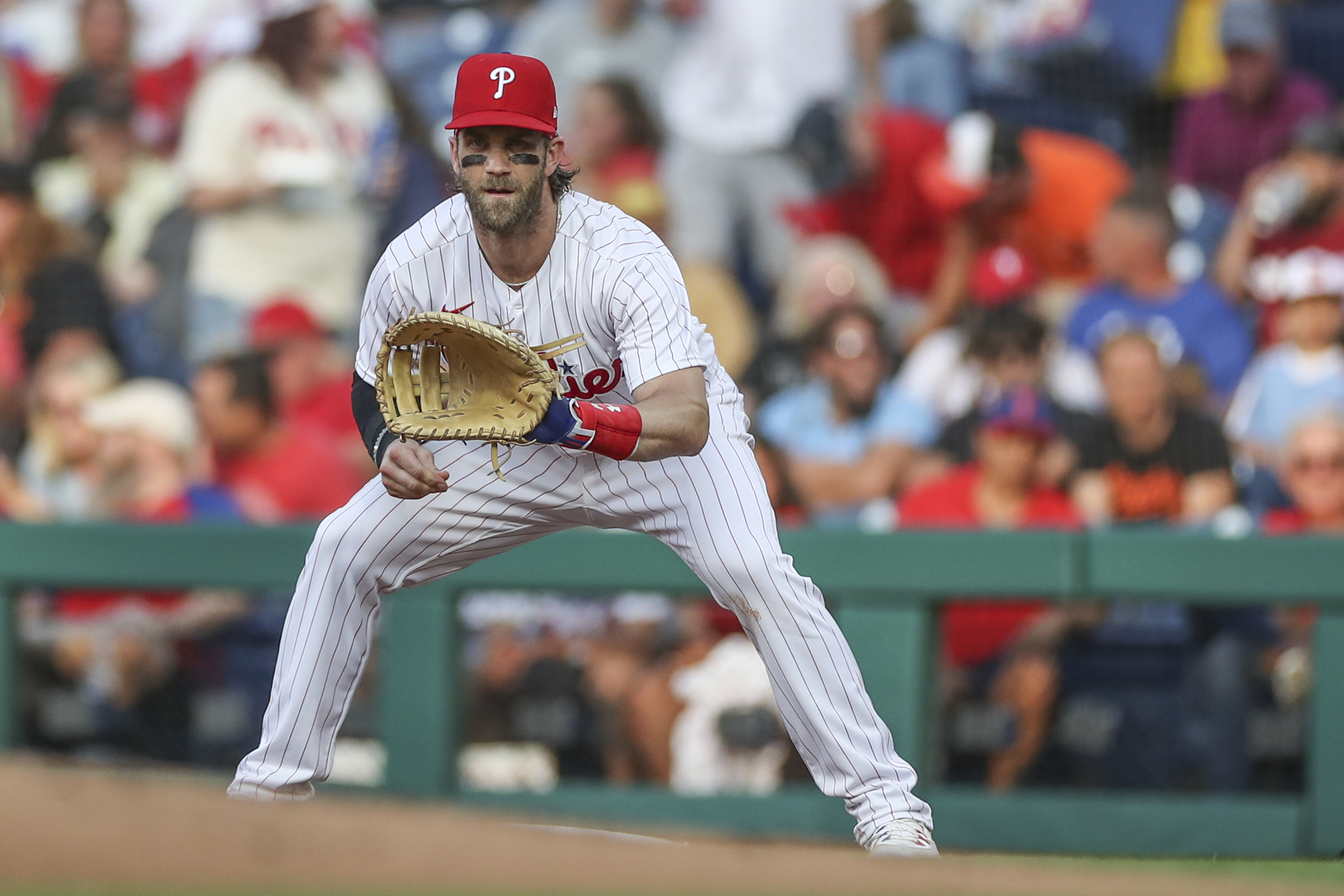 Phillies' Bryce Harper continues to impress with first base defense 