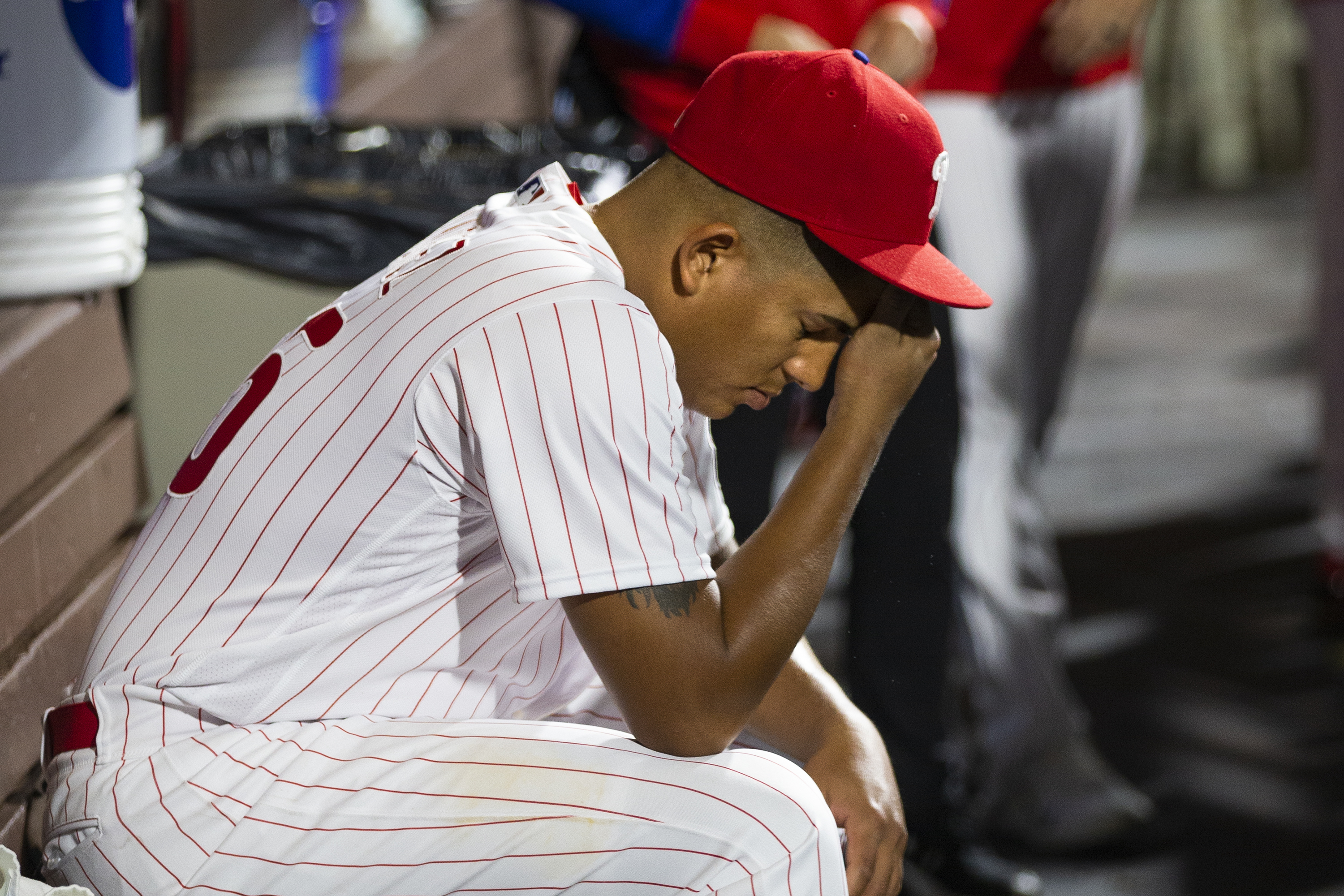 Phillies rally in the 8th for 4-2 win over Brewers as bats finally