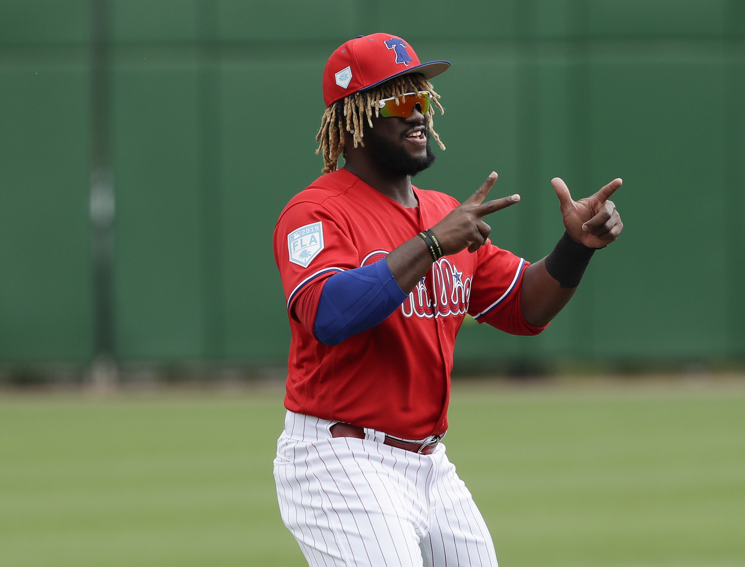 Odubel Herrera's beaut of a bunt answers Joe Girardi's plea for Phillies –  thereporteronline