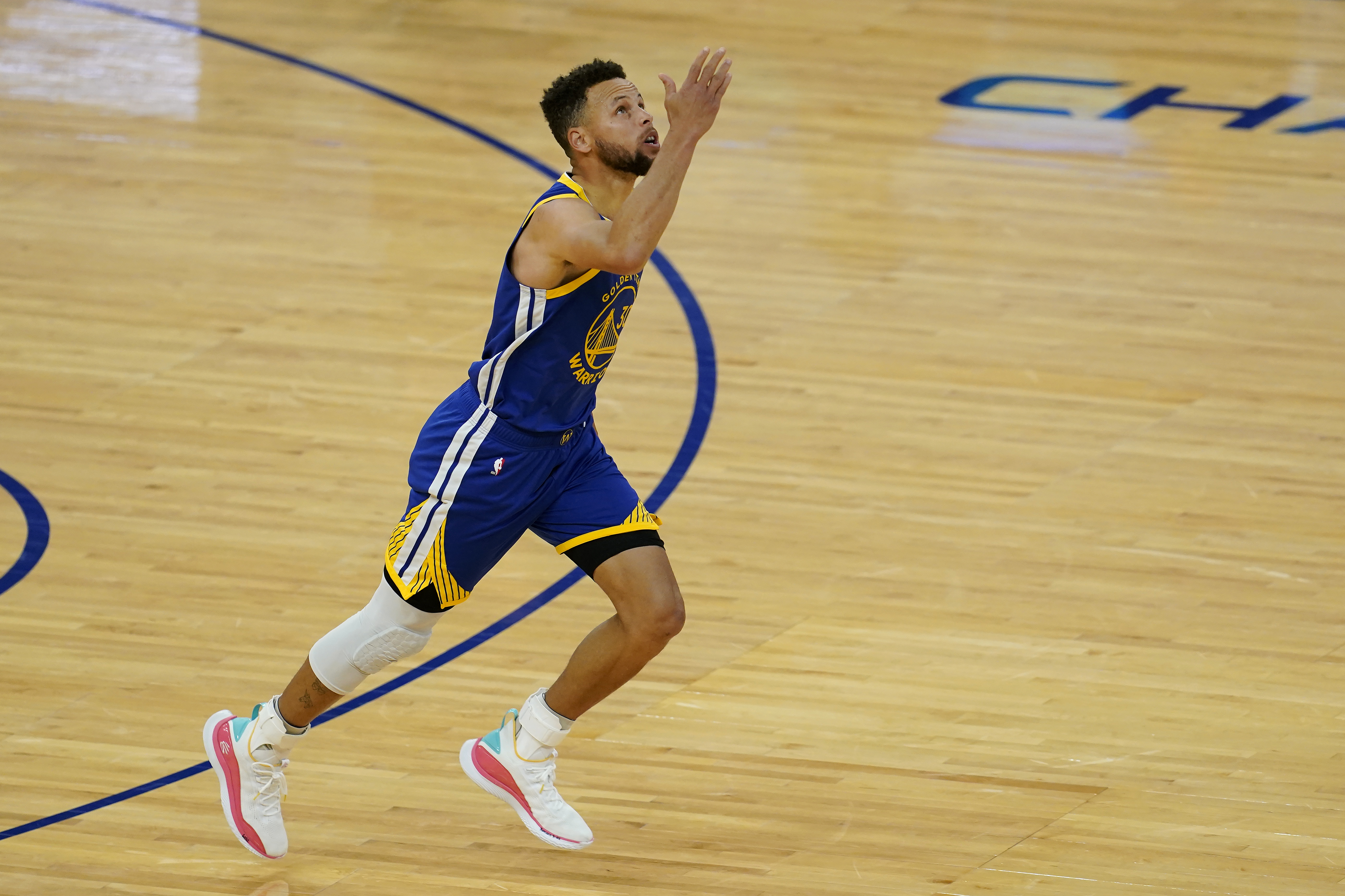 Stephen Curry, NBA stars react to LeBron James passing Kareem for