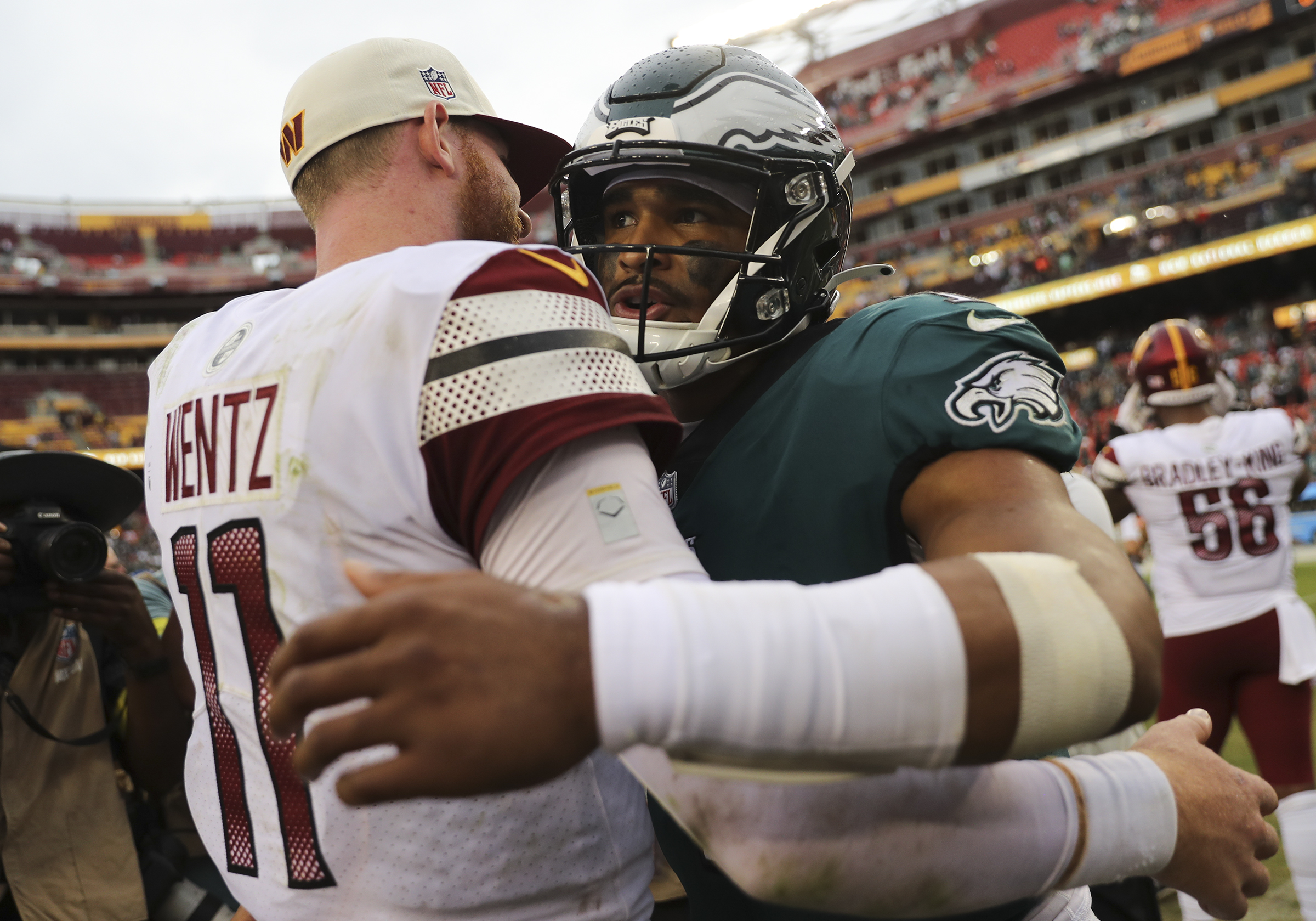 Eagles News: Randall Cunningham believes Carson Wentz will lead