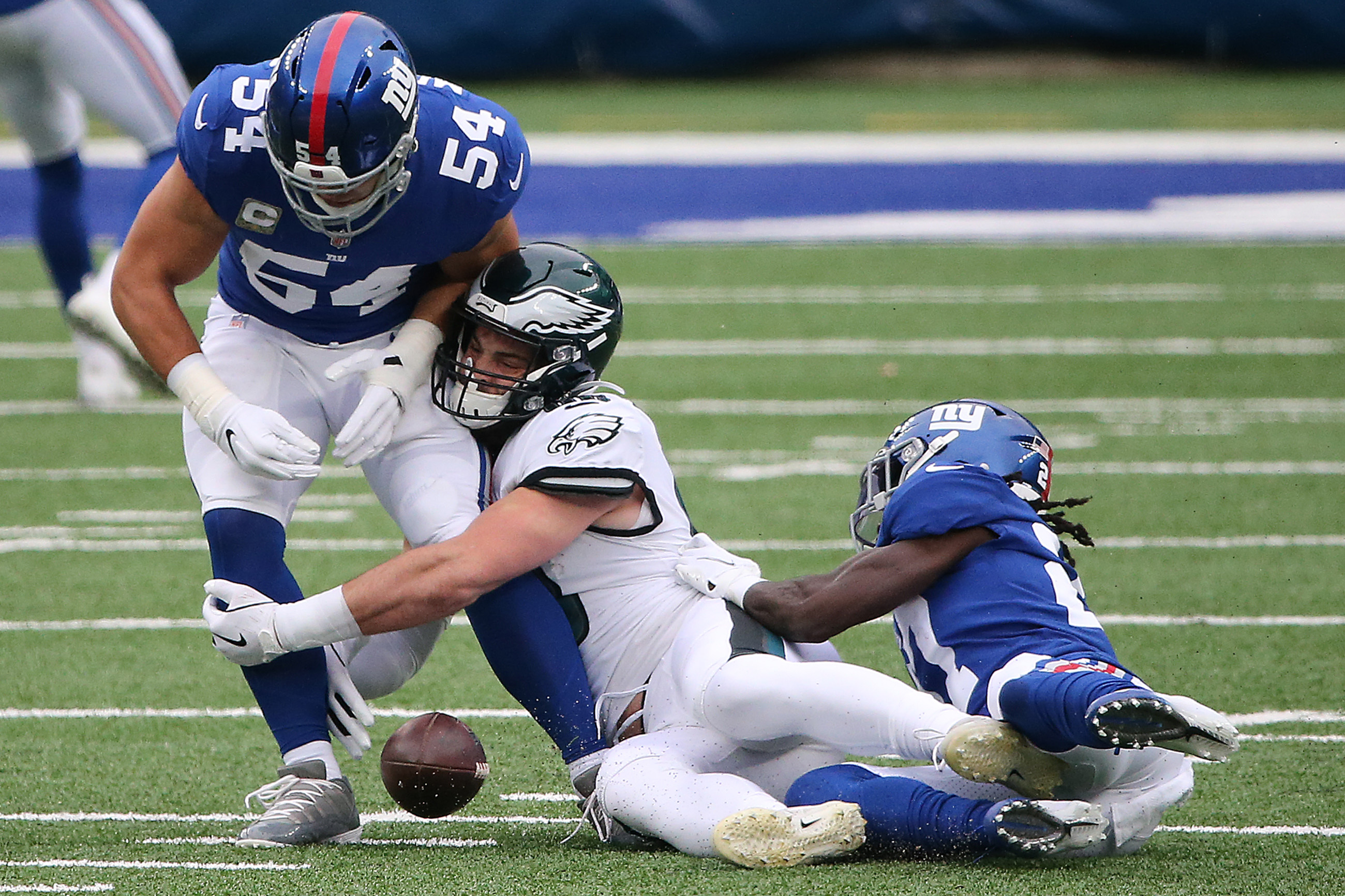 Philadelphia Eagles defense flounders, New York Giants best team in NFC East