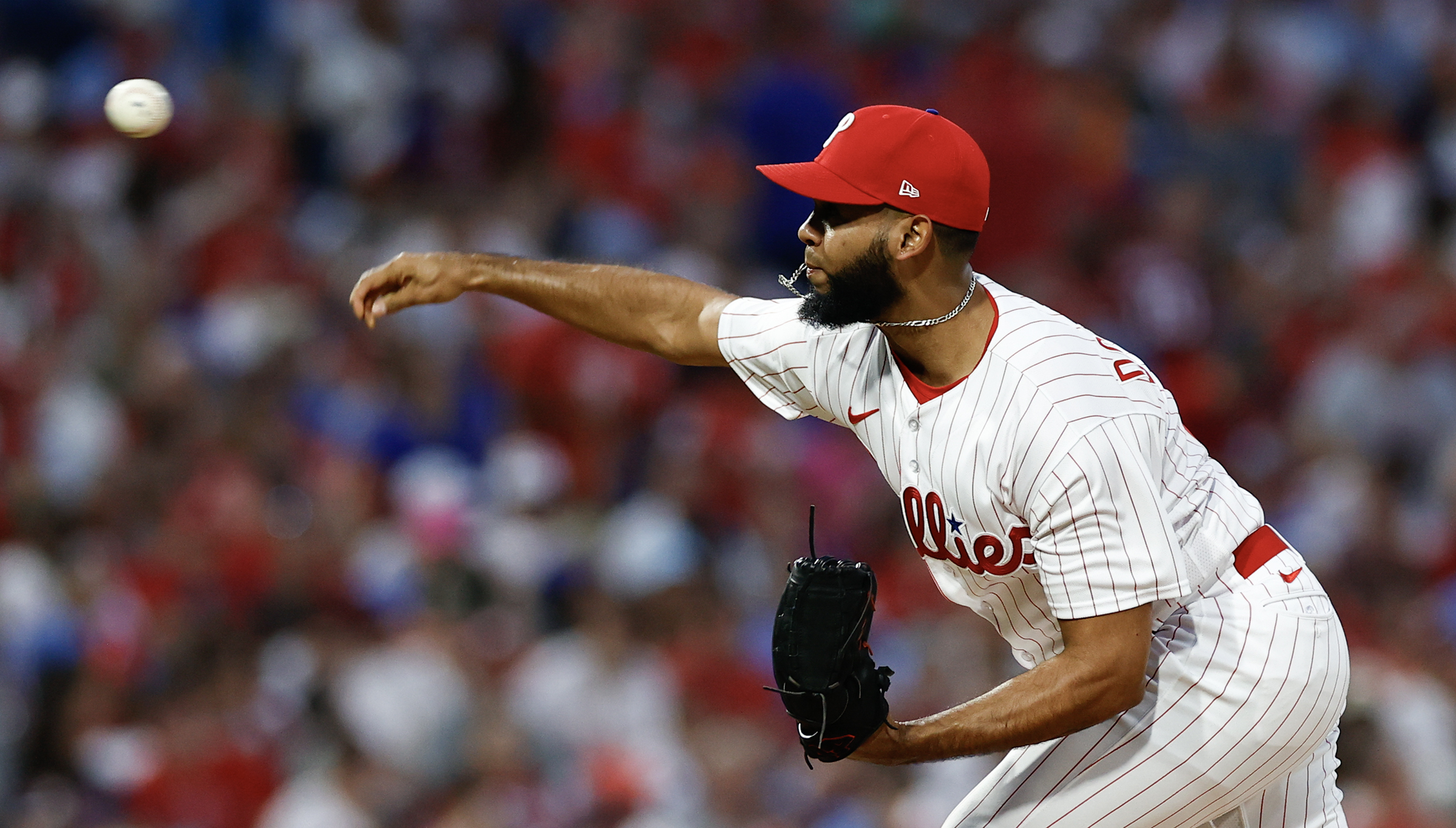 Does Phillies closer Seranthony Dominguez have a new injury concern? 