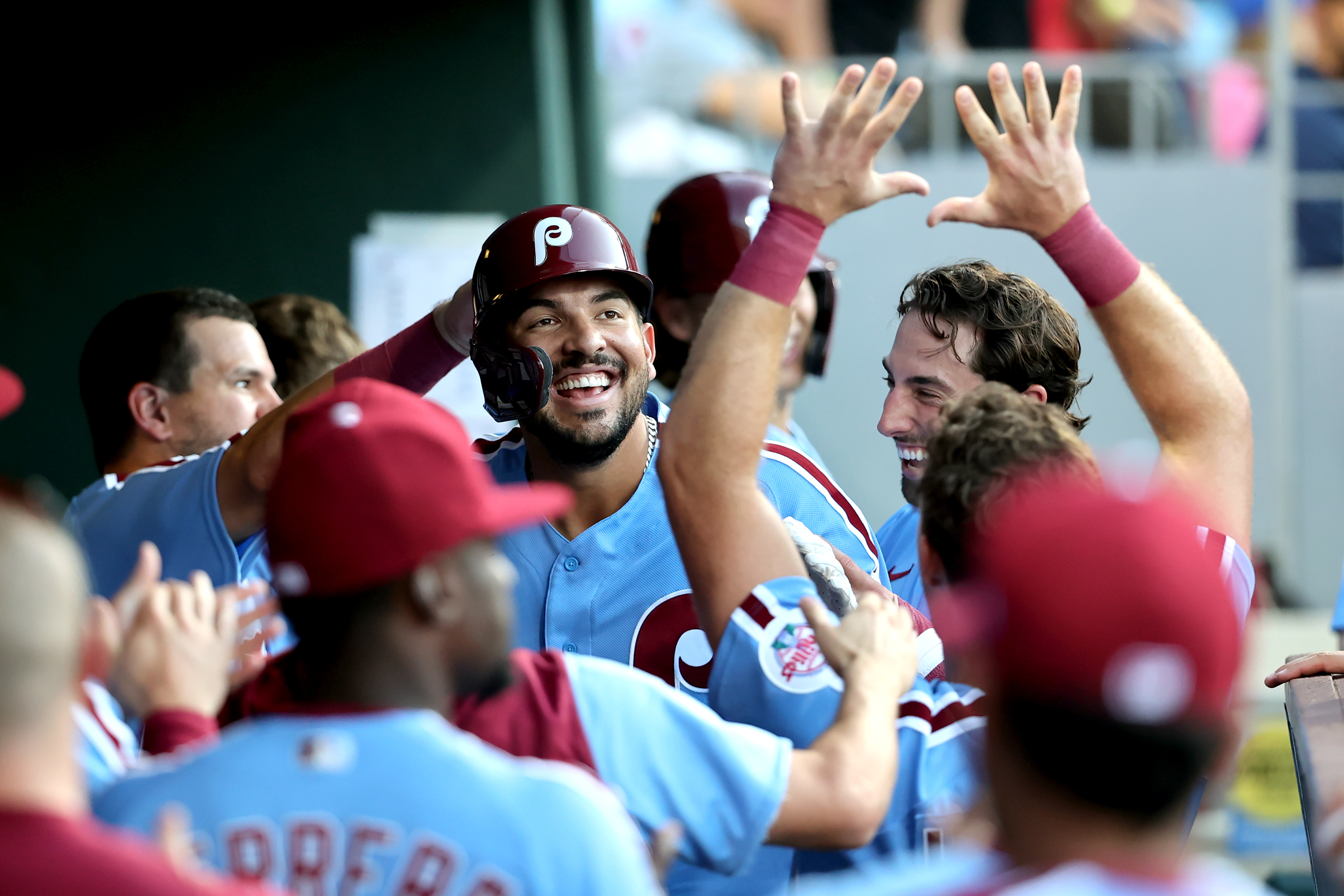 Phillies' bats come alive against Braves to close out June on a