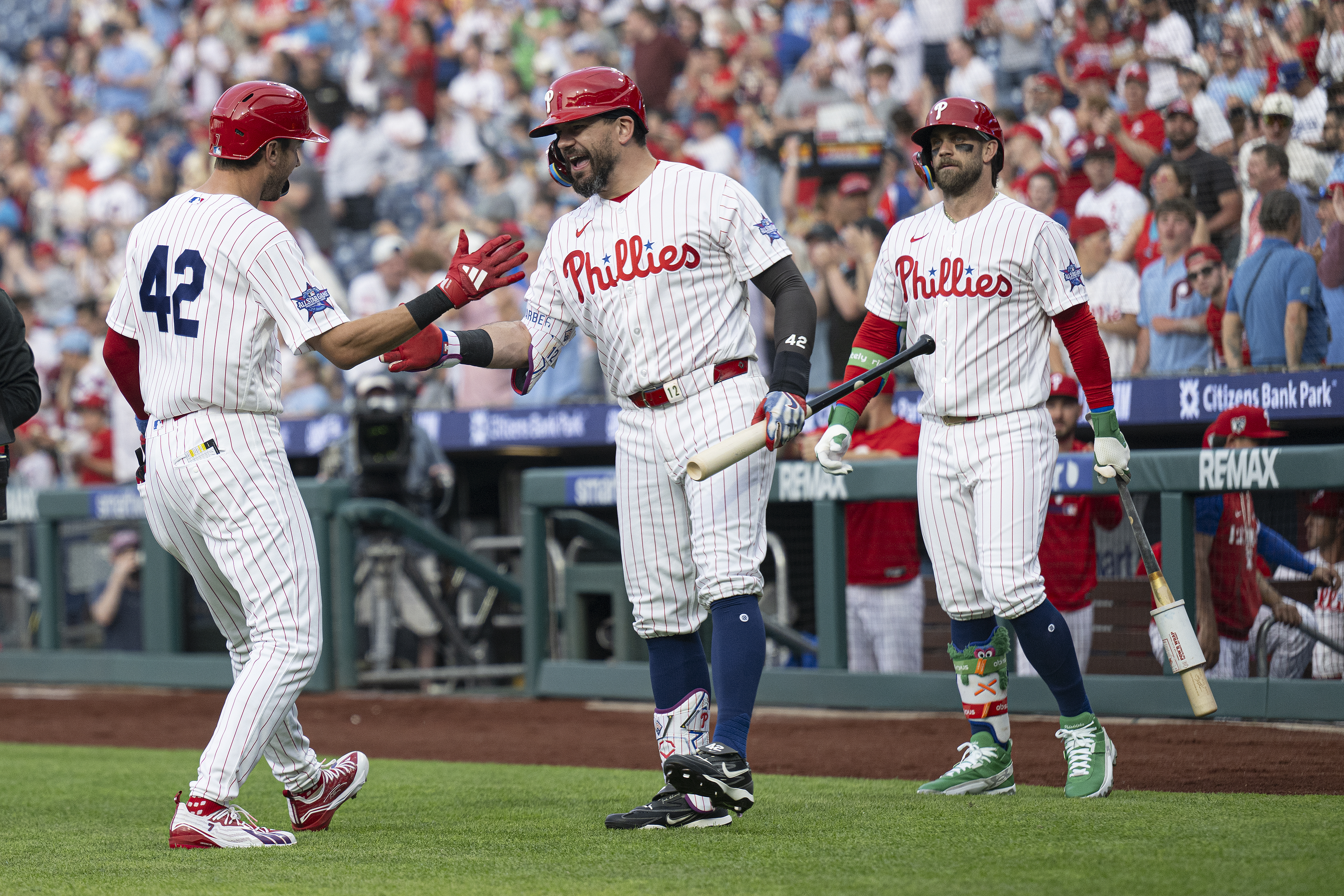 Phillies fall to Cubs 11-2
