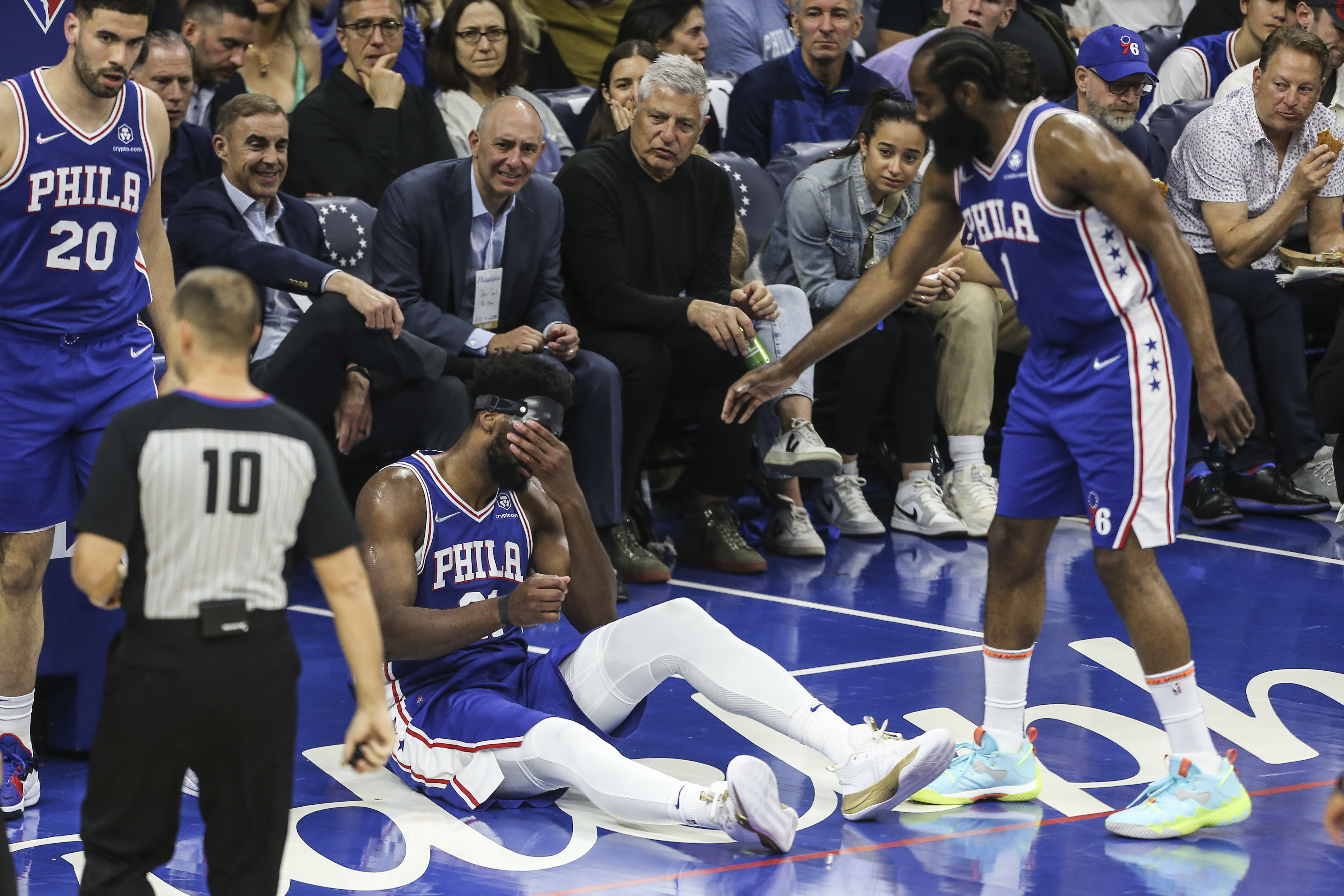 WATCH: Stephen A. Smith loses his mind over Sixers star James Harden's  pregame fit vs Raptors