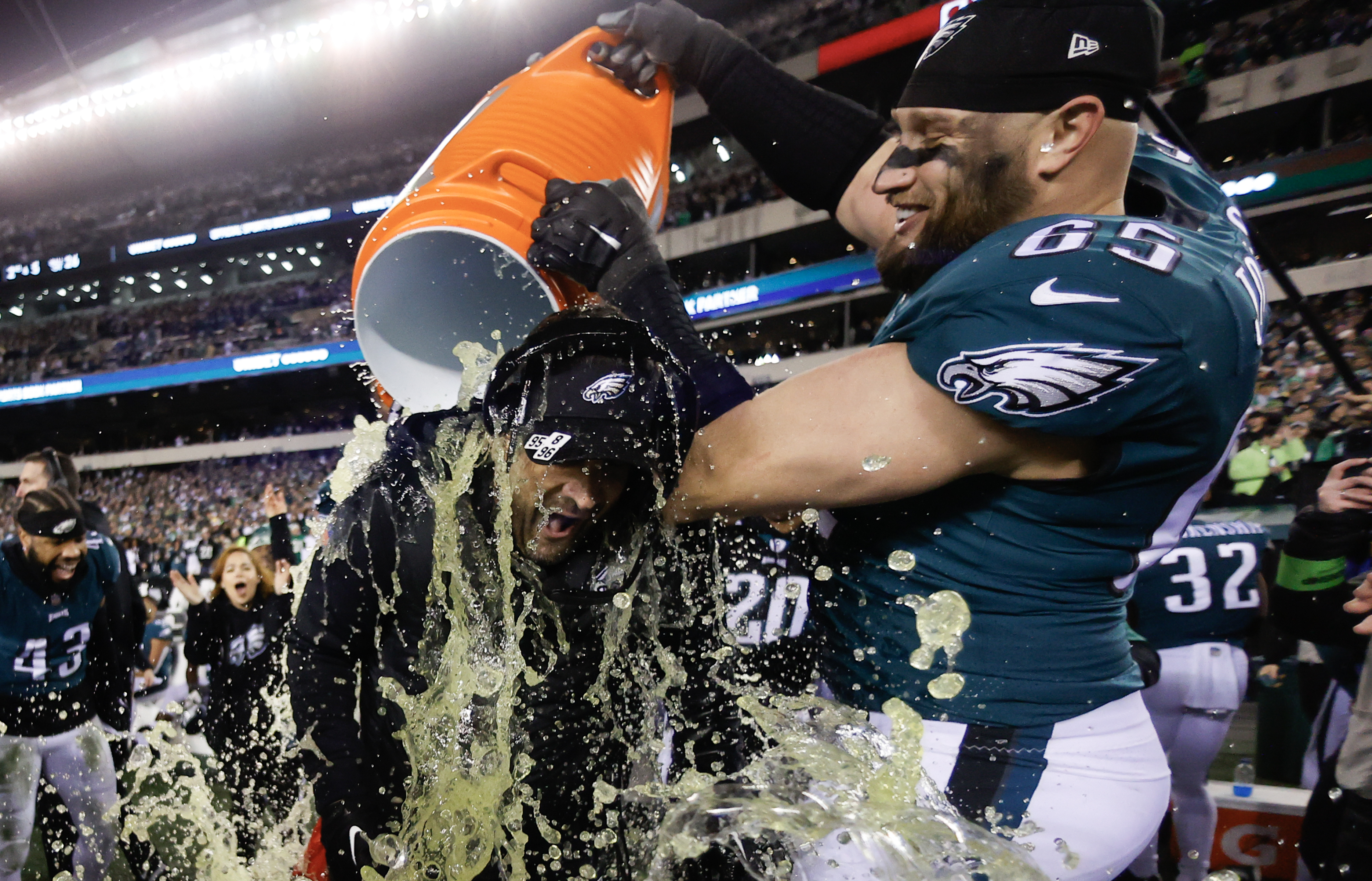 Jason Kelce and Lane Johnson are toughness personified as the Eagles  pulverize the Giants in the trenches