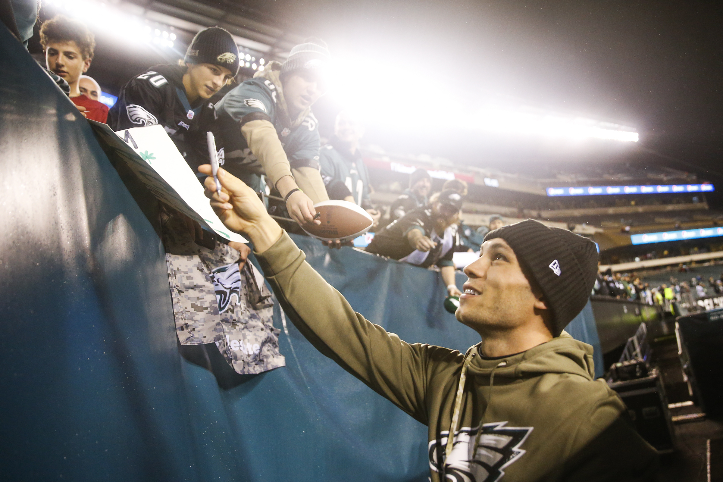 Philadelphia Eagles' Jalen Hurts reacts before an NFL football game,  Sunday, Nov. 27, 2022, in Philadelphia. (AP Photo/Matt Slocum Stock Photo -  Alamy