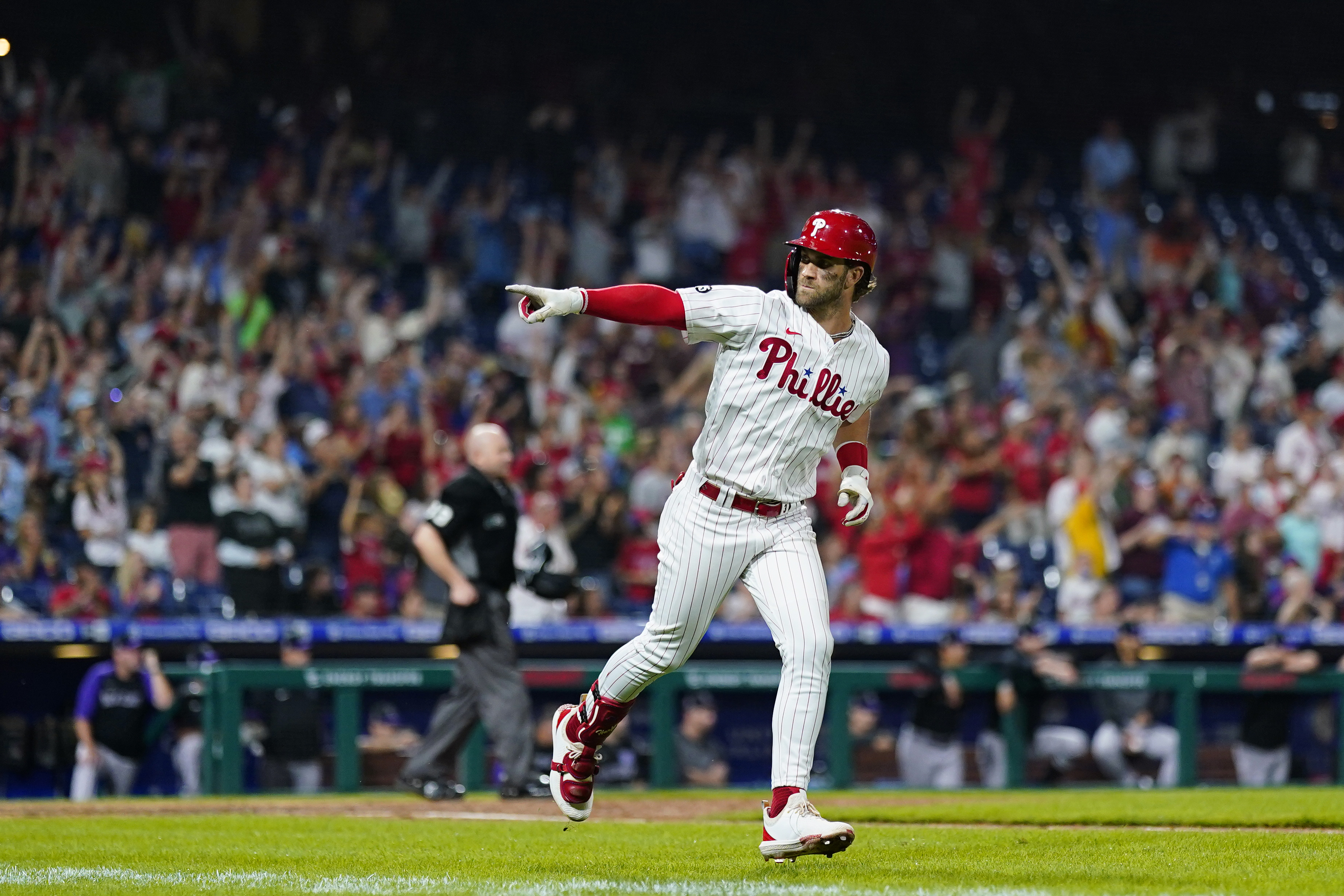 Bryce Harper's epic Mike Schmidt move for World Series Game 1 will